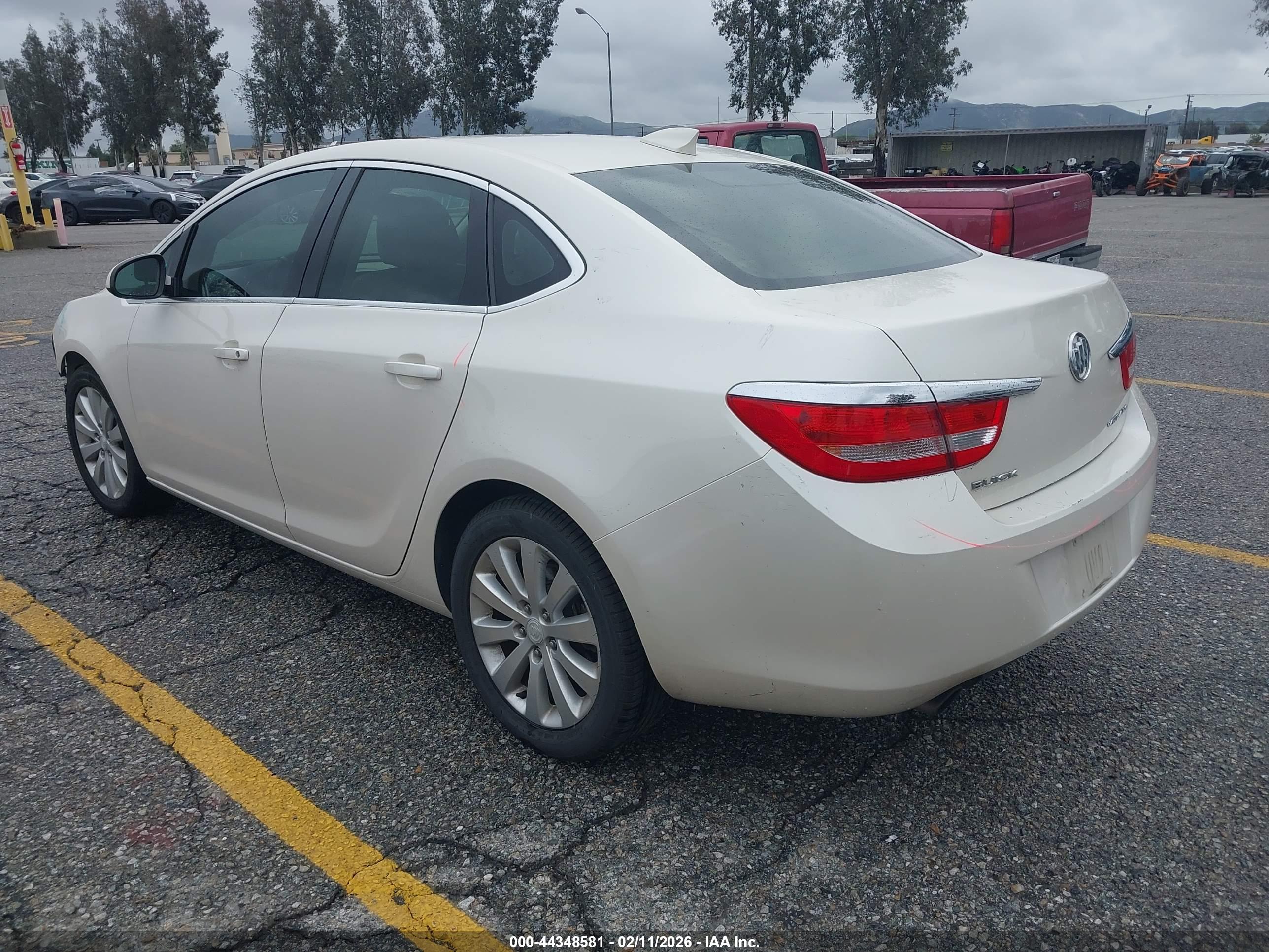 BUICK VERANO image 3