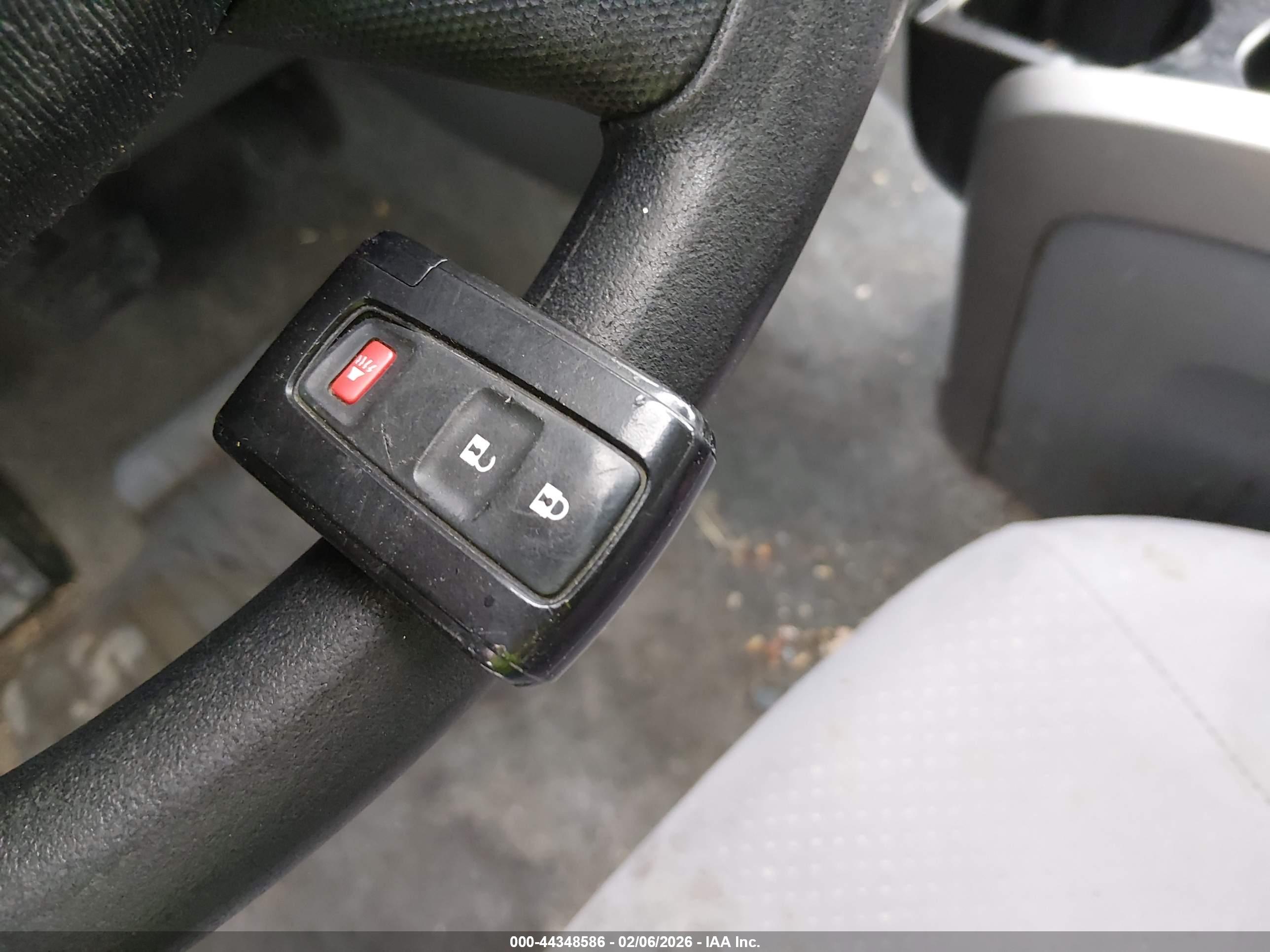 TOYOTA PRIUS image 11