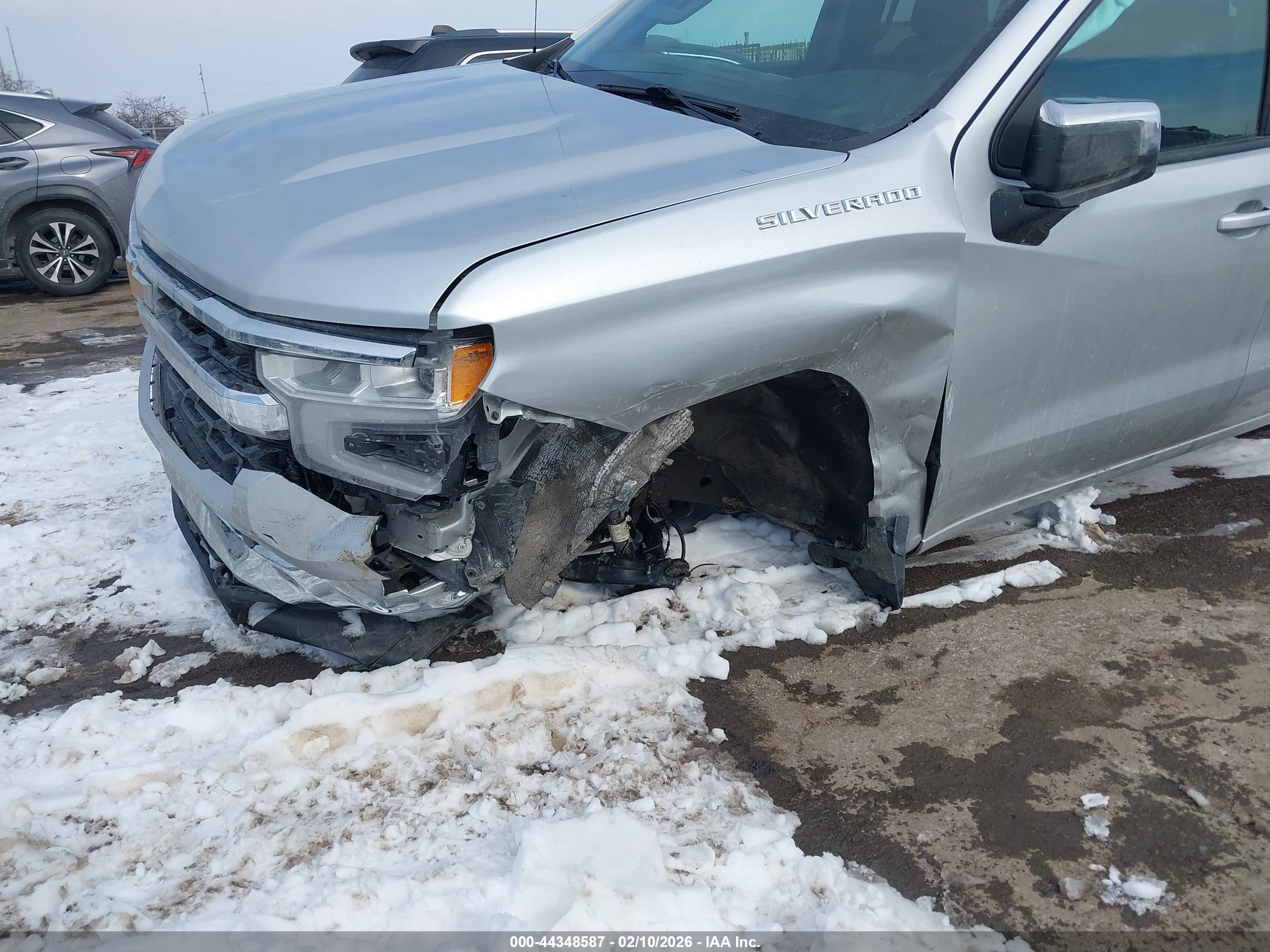 CHEVROLET SILVERADO image 6