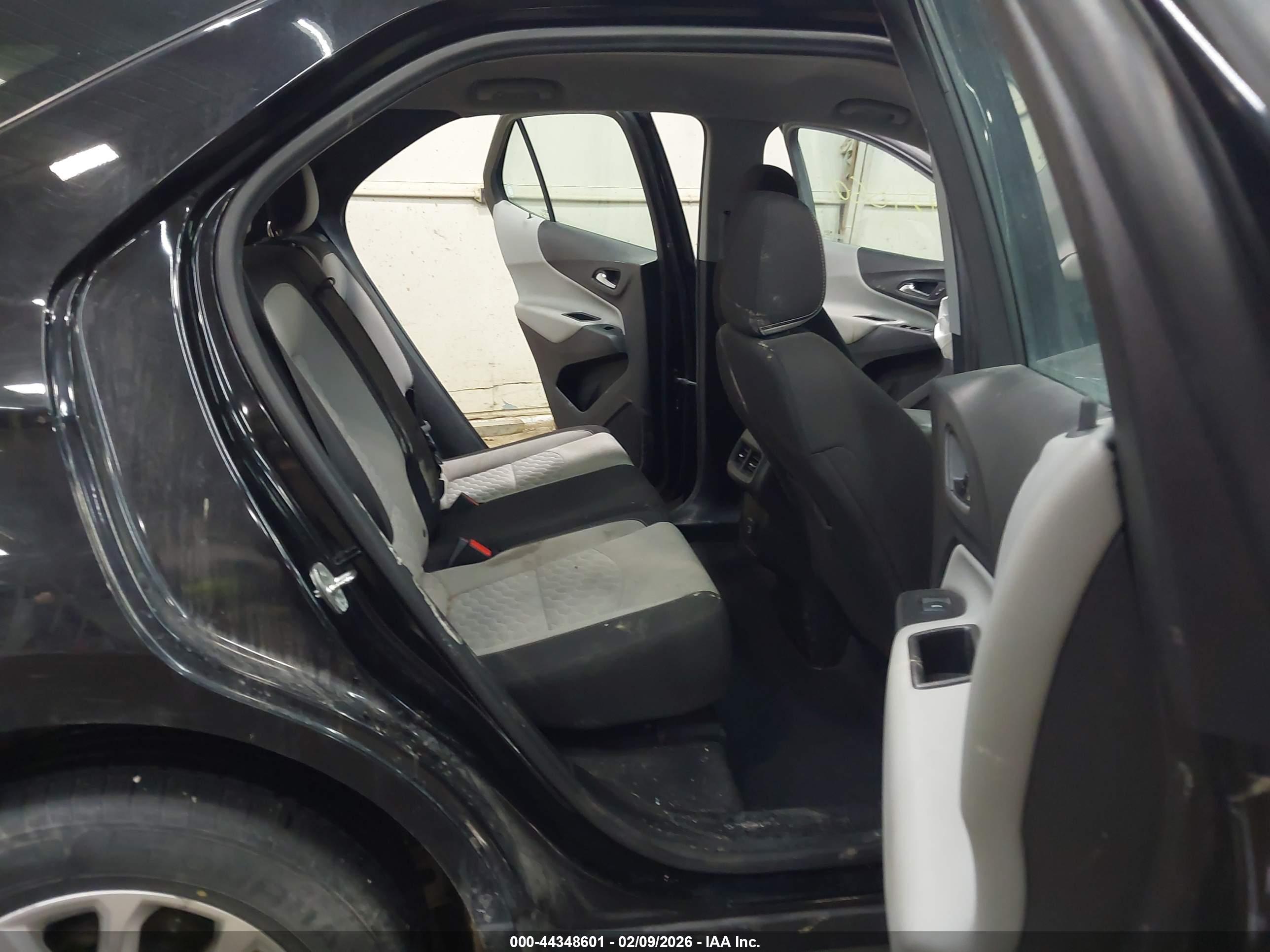 CHEVROLET EQUINOX image 8