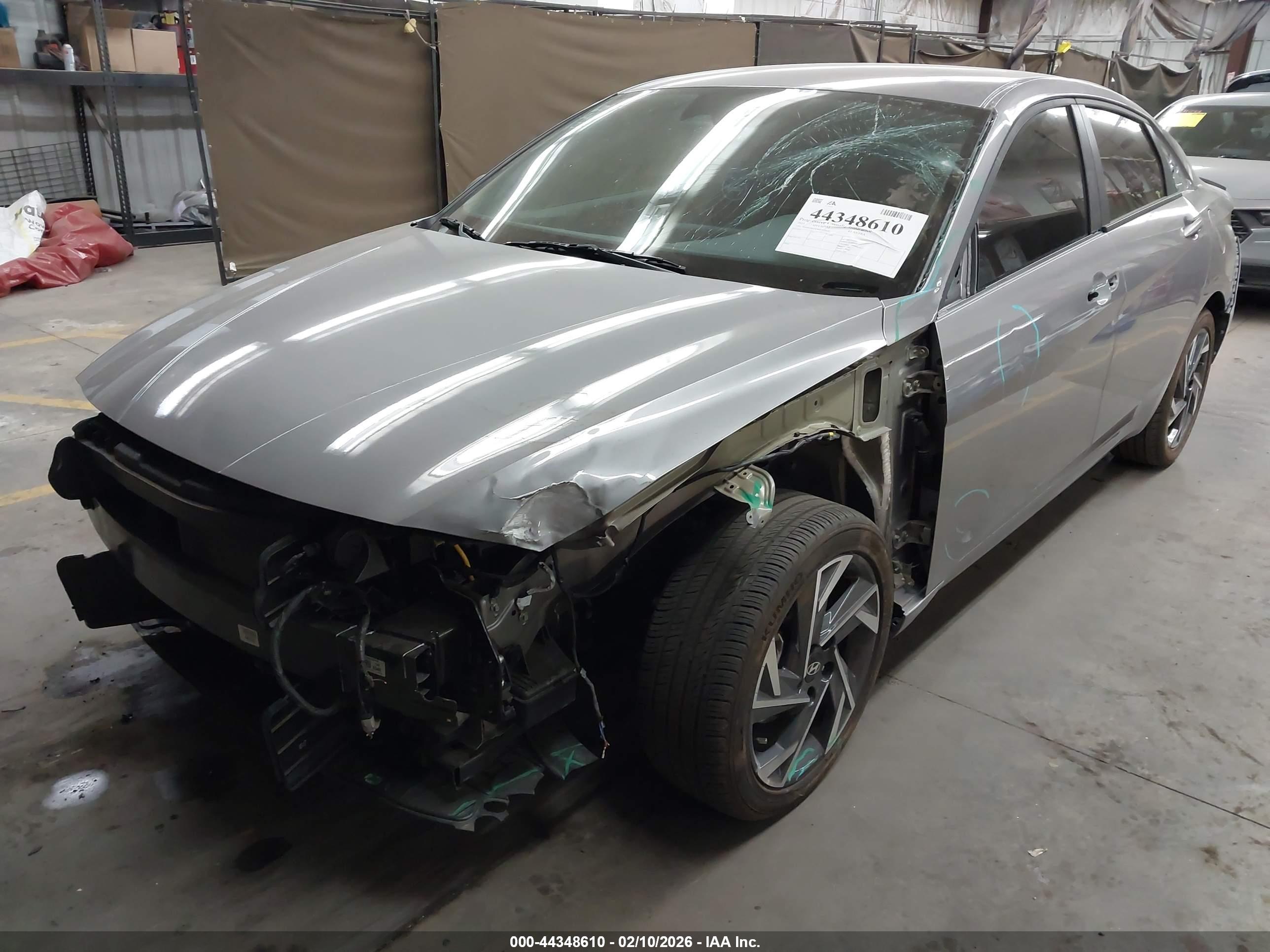 HYUNDAI ELANTRA image 2
