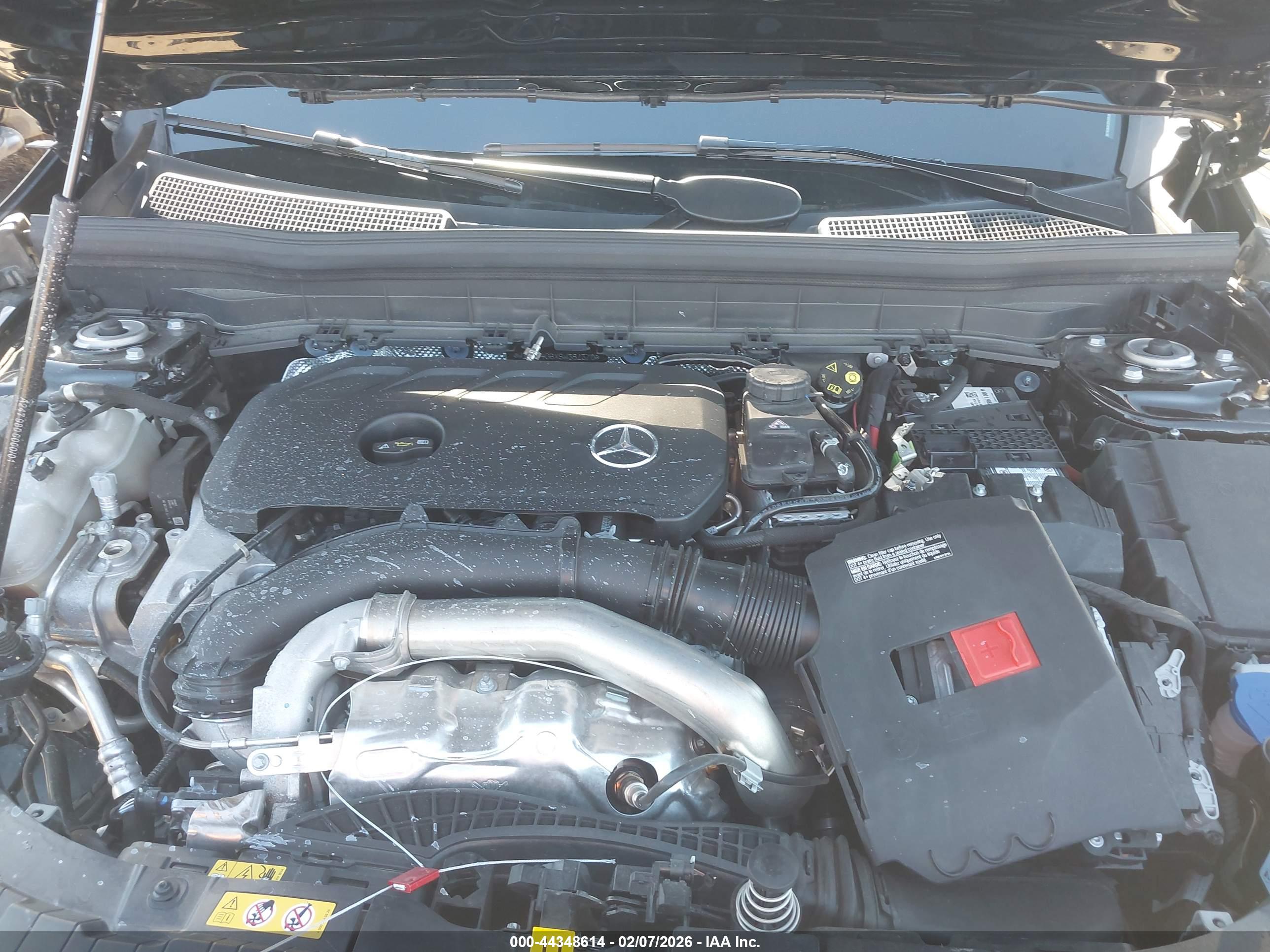 MERCEDES-BENZ GLB image 10
