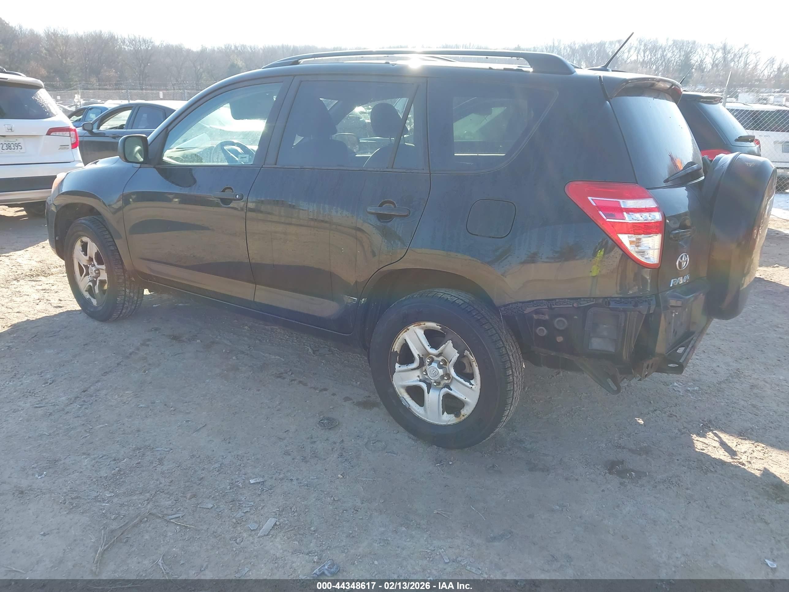 TOYOTA RAV4 image 3