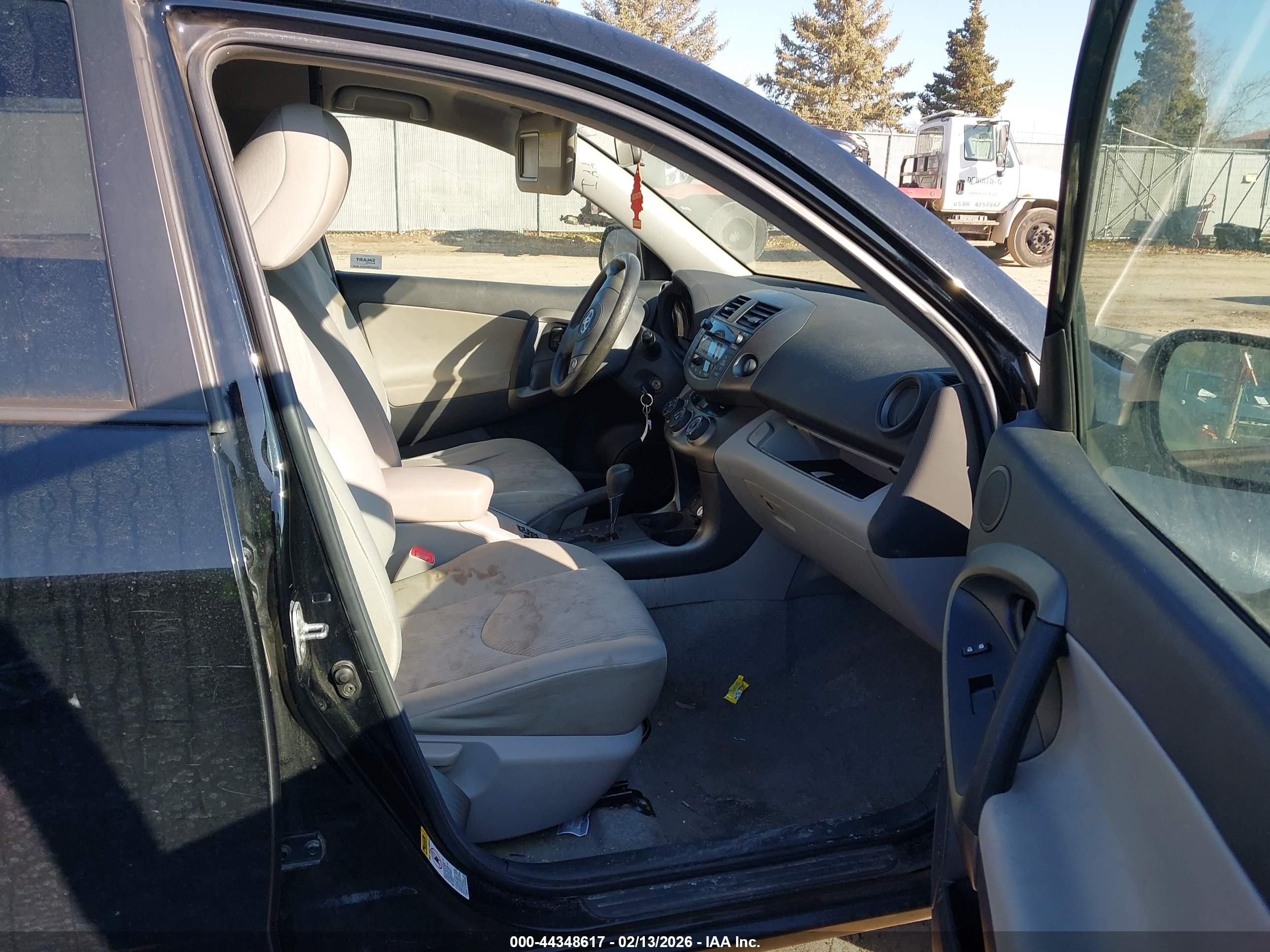 TOYOTA RAV4 image 5
