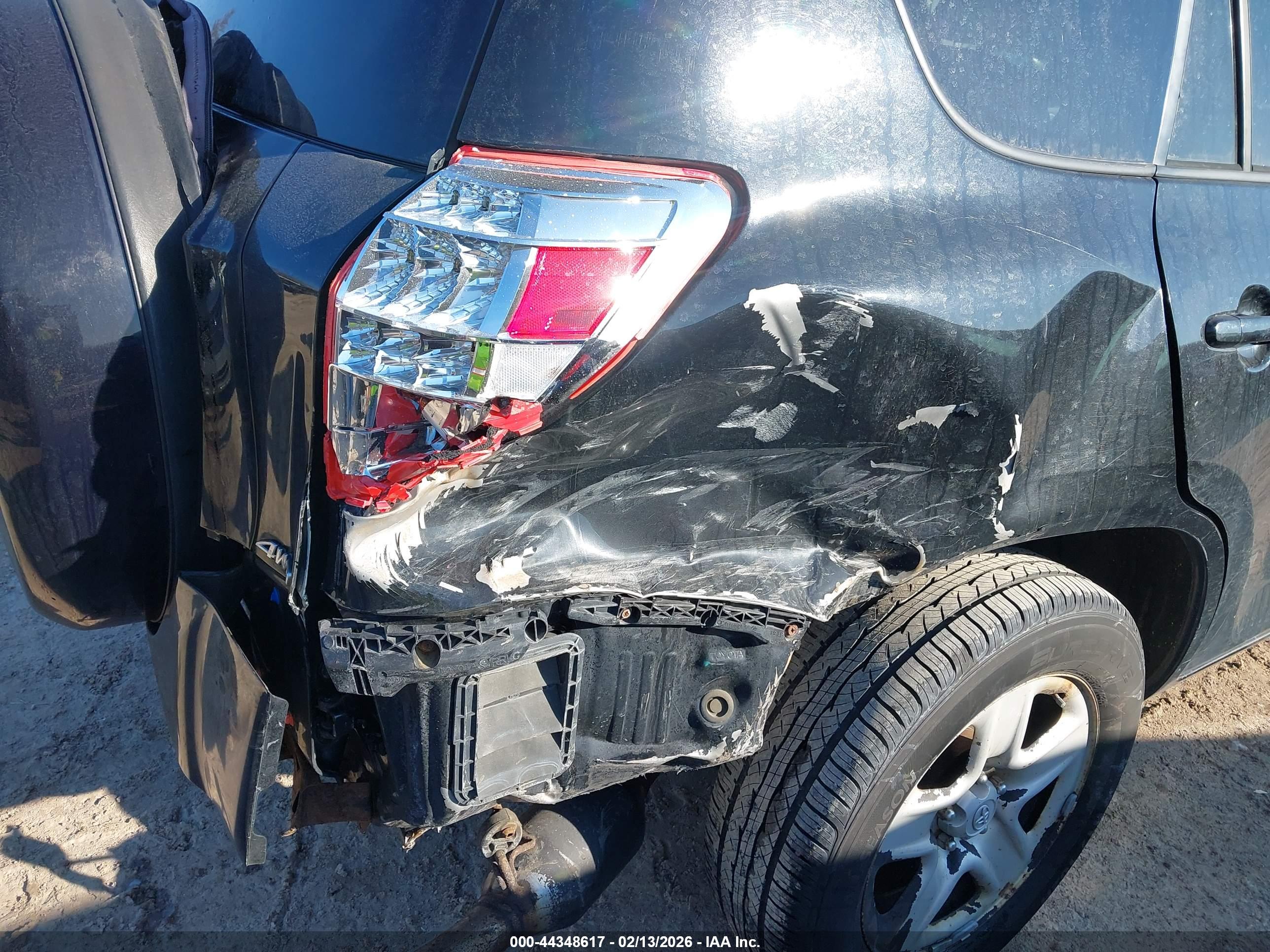 TOYOTA RAV4 image 6