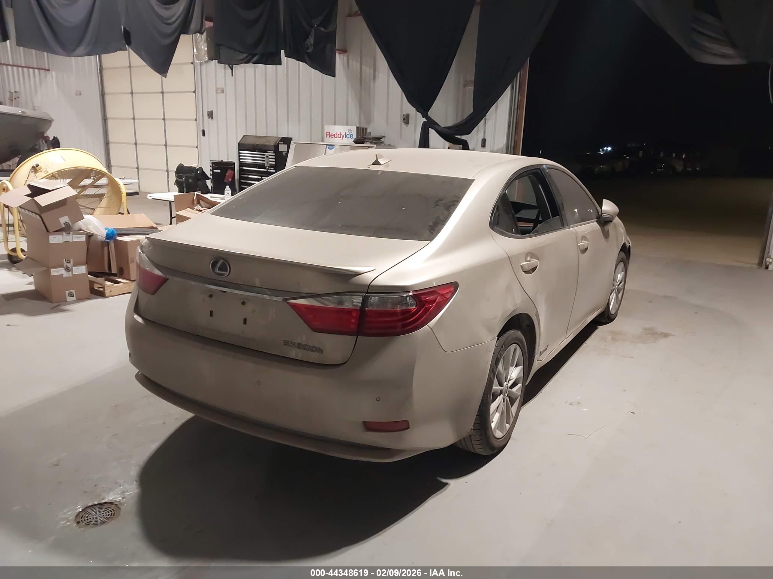 LEXUS ES image 4