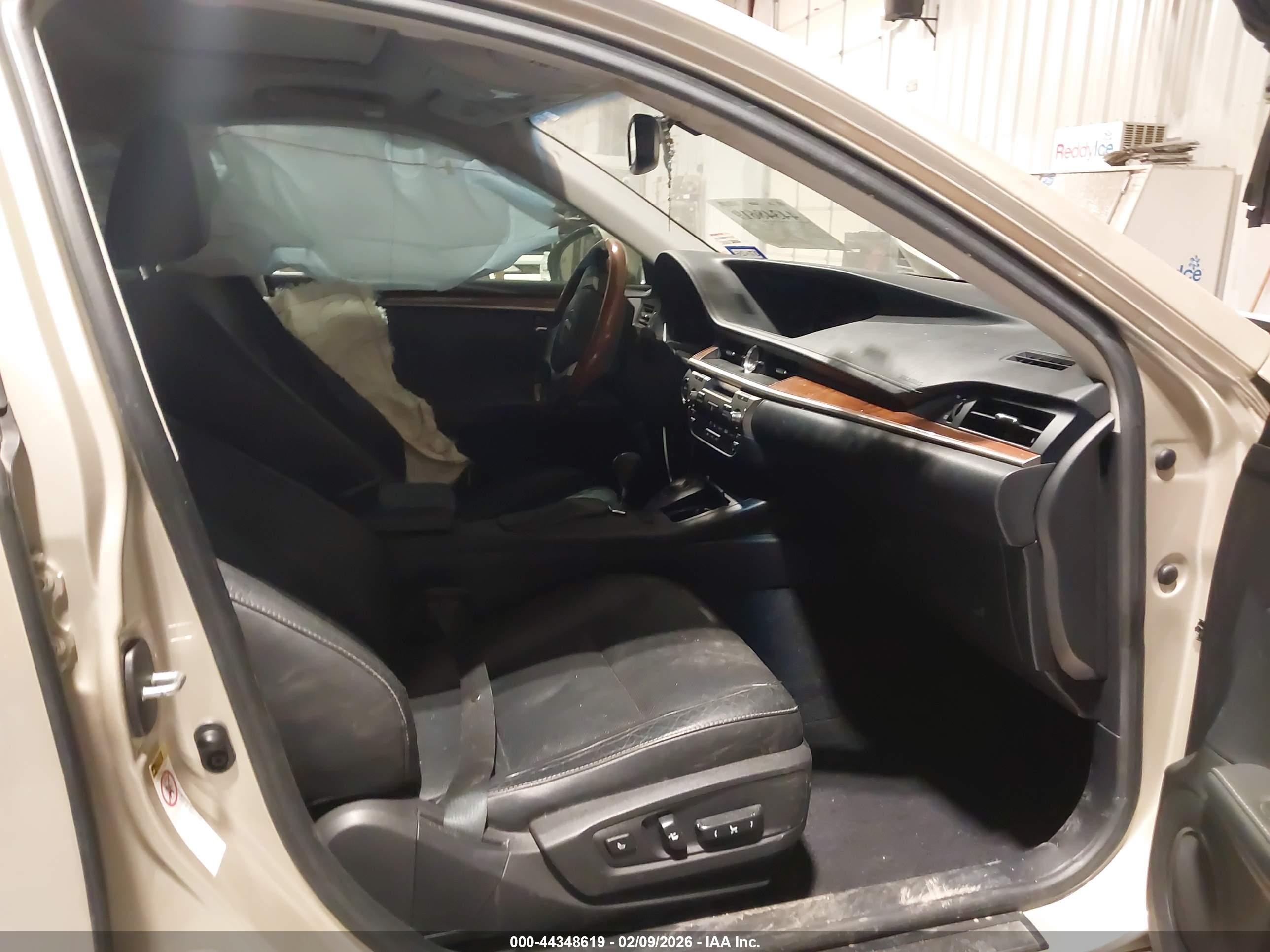 LEXUS ES image 5