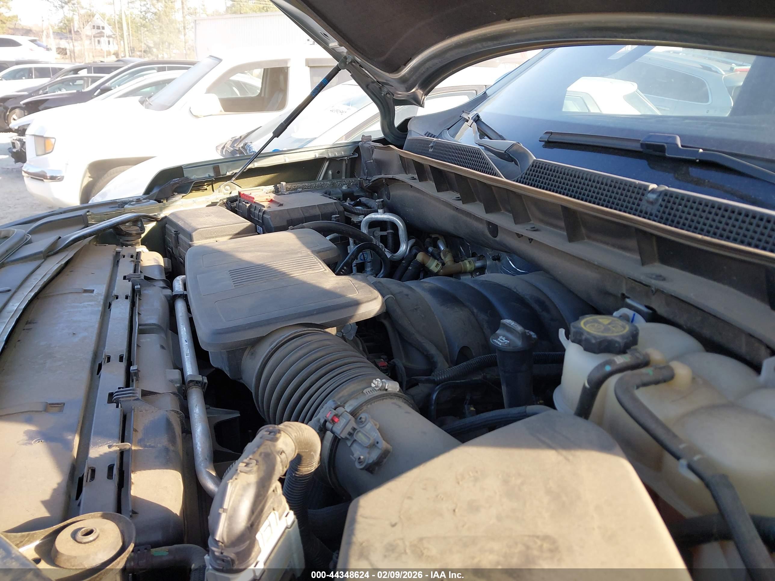 CHEVROLET SUBURBAN image 10