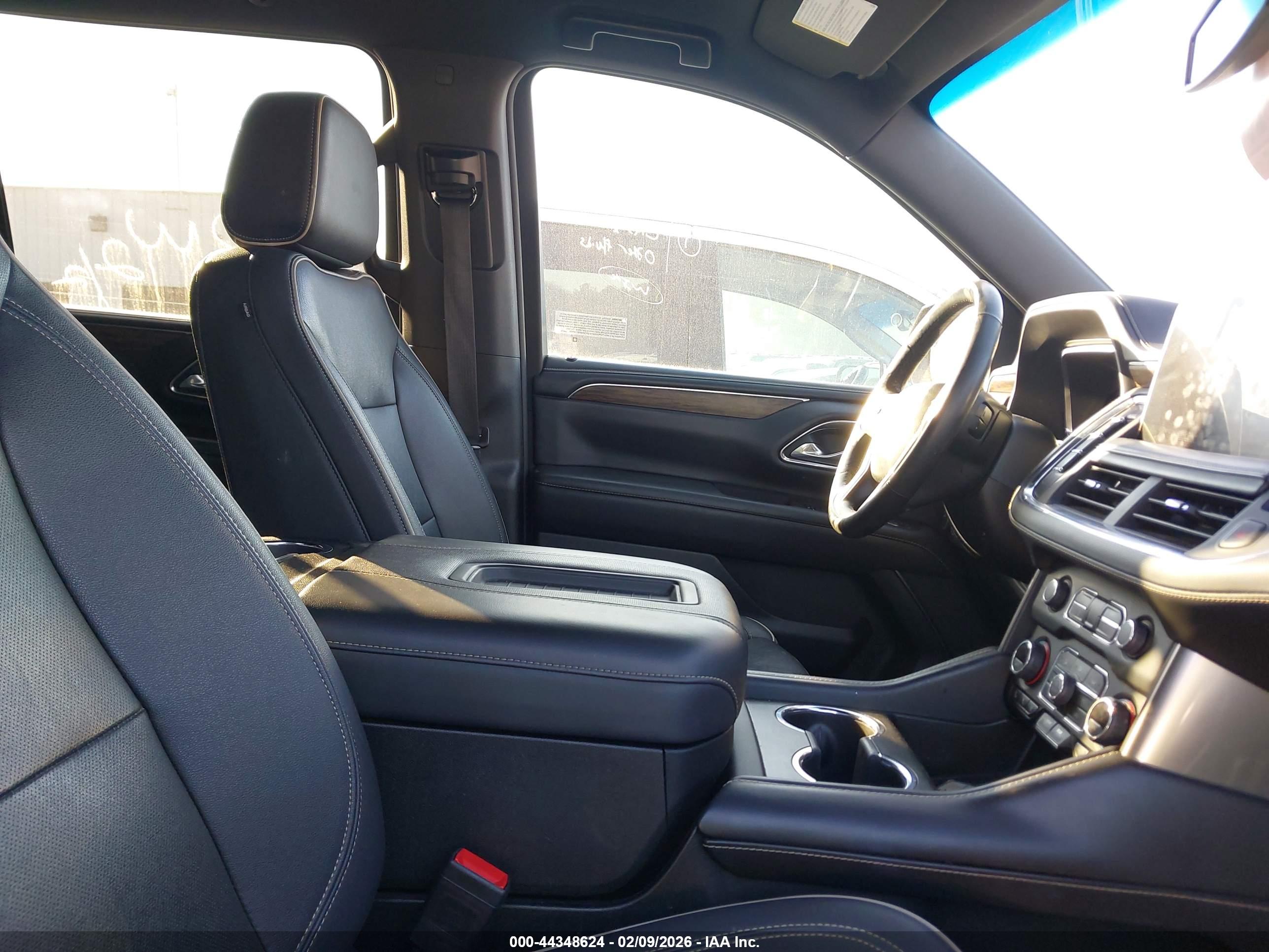 CHEVROLET SUBURBAN image 5