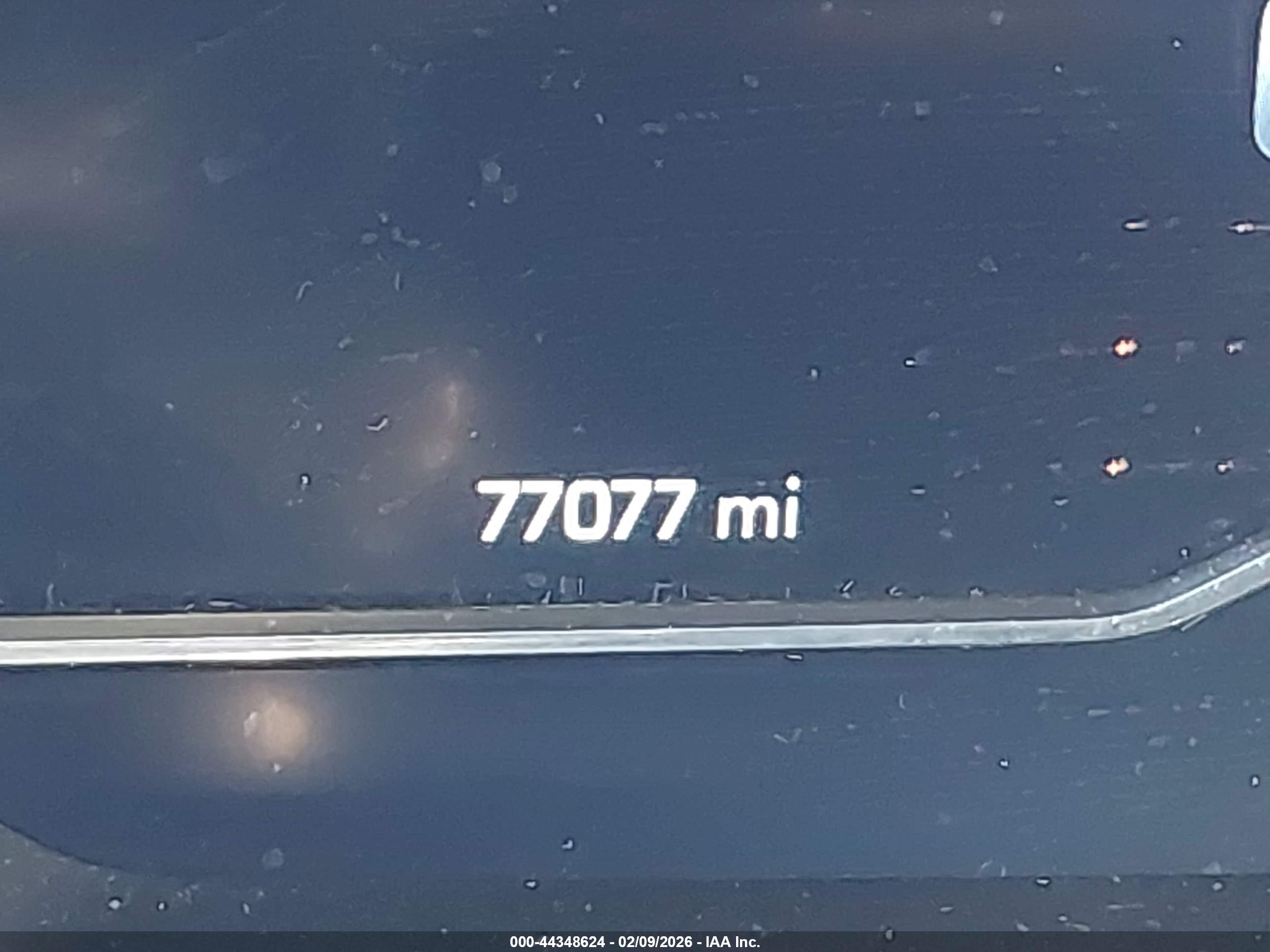 CHEVROLET SUBURBAN image 7