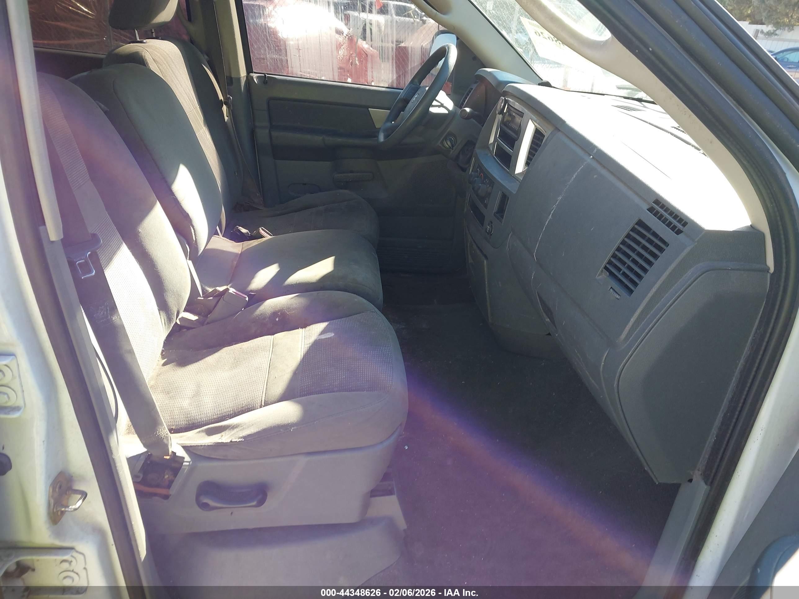 DODGE RAM image 5