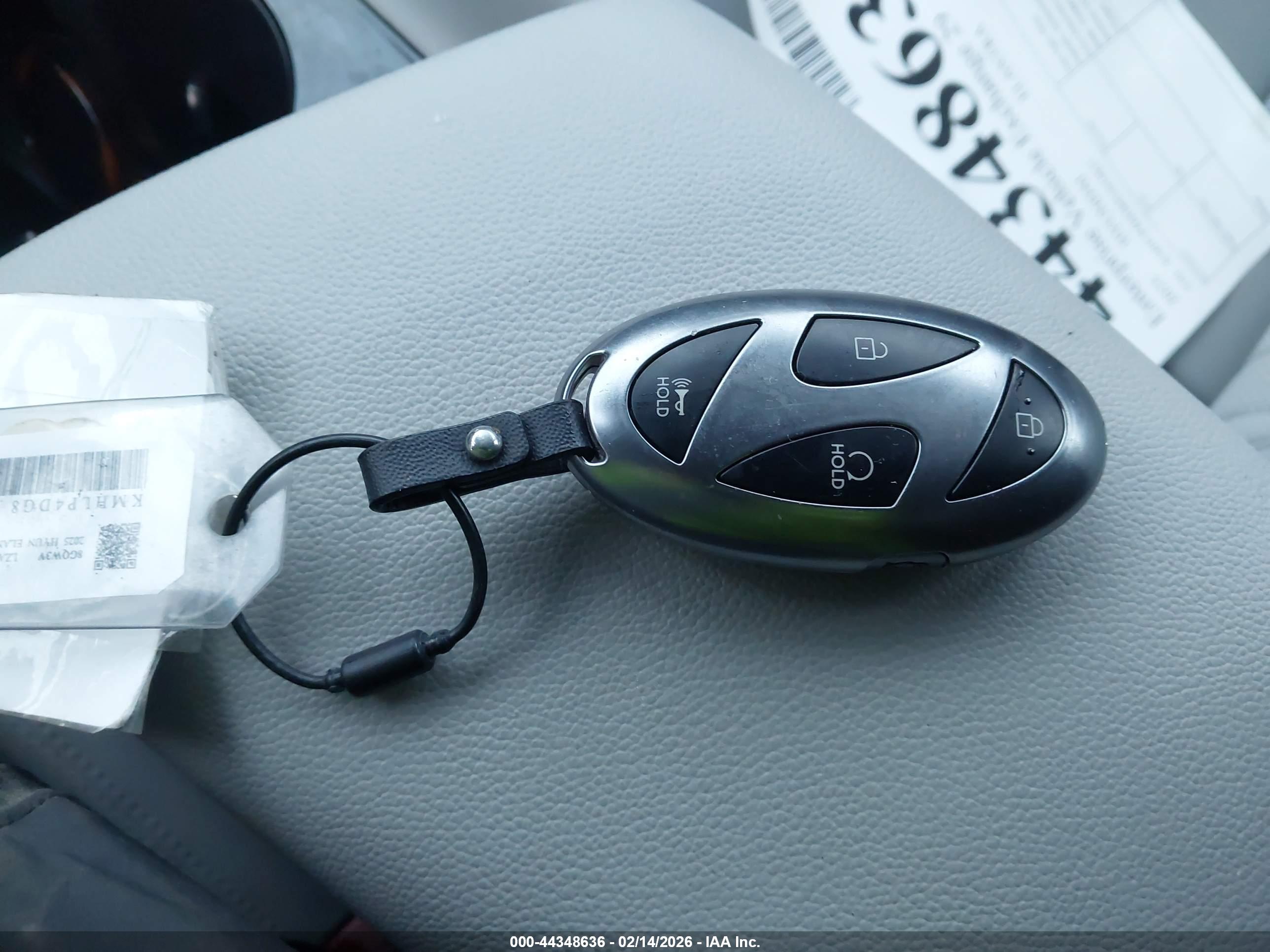 HYUNDAI ELANTRA image 11