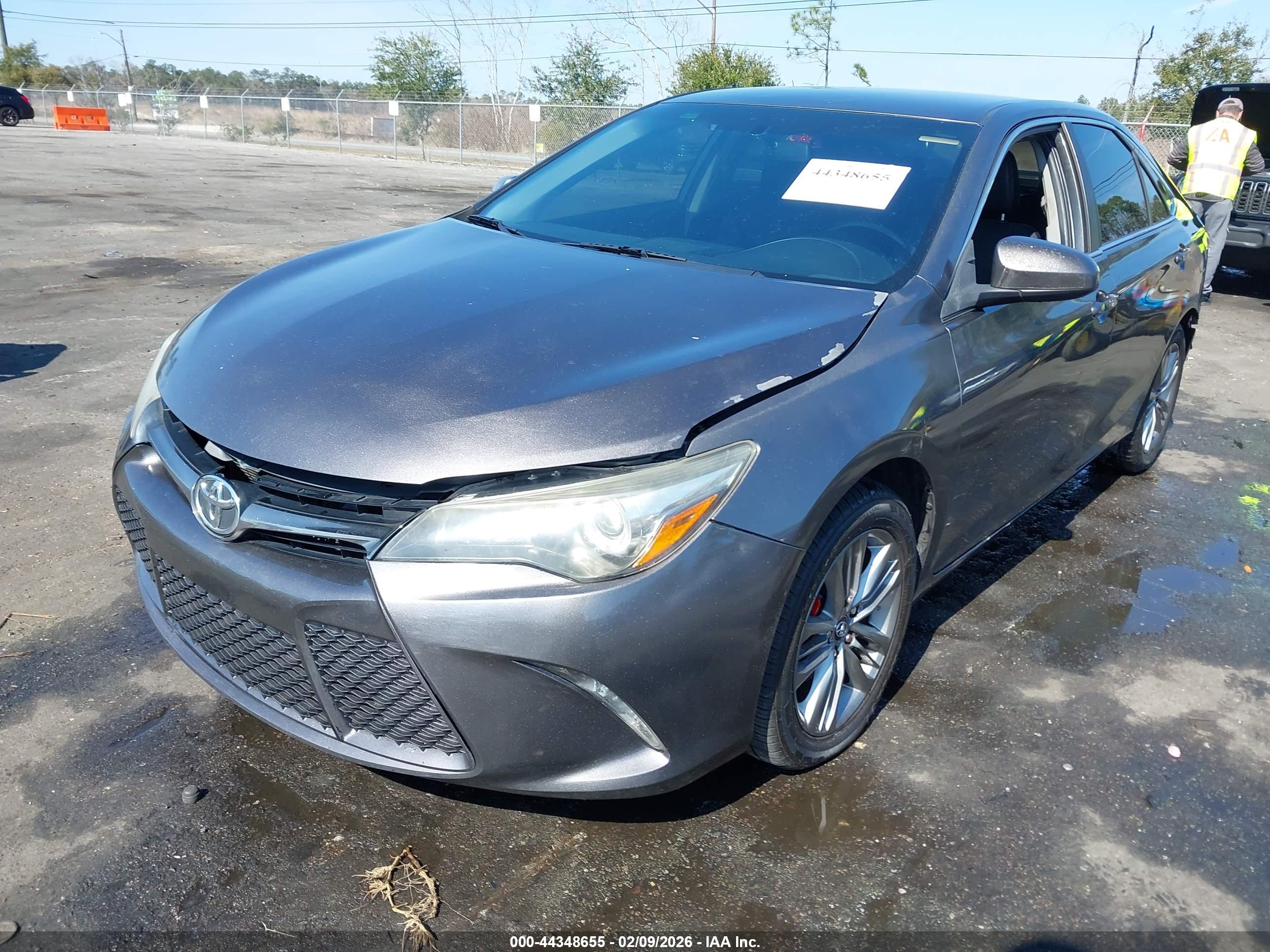 TOYOTA CAMRY image 2