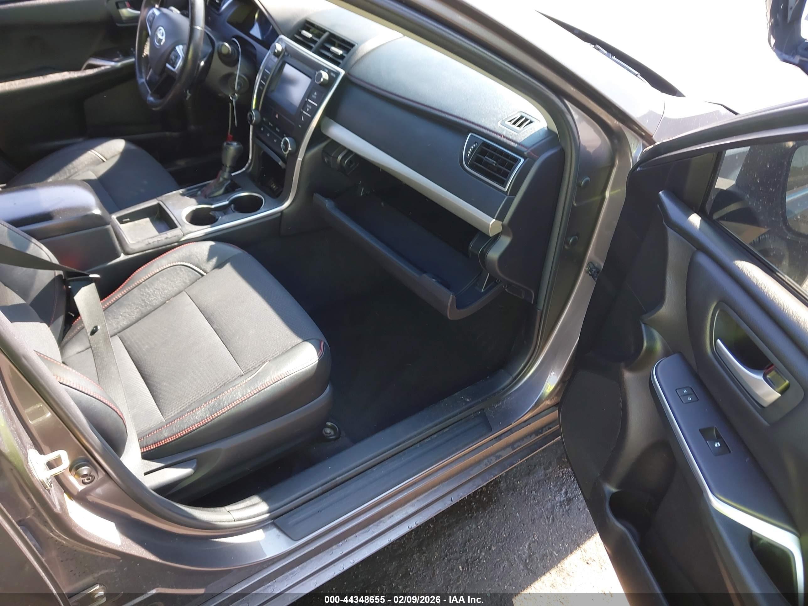 TOYOTA CAMRY image 5