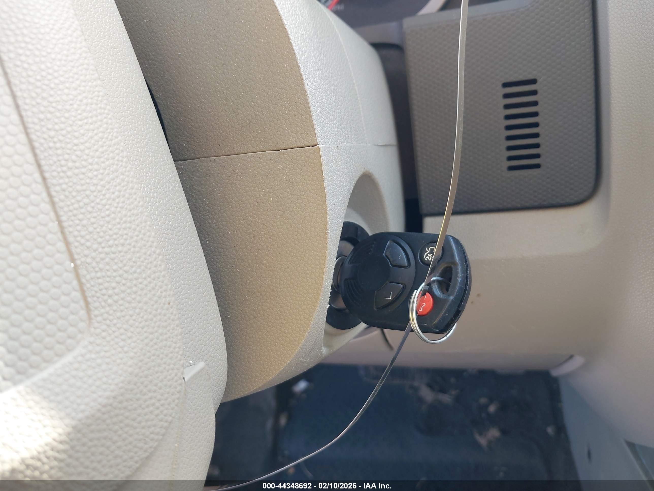 FORD ESCAPE image 11