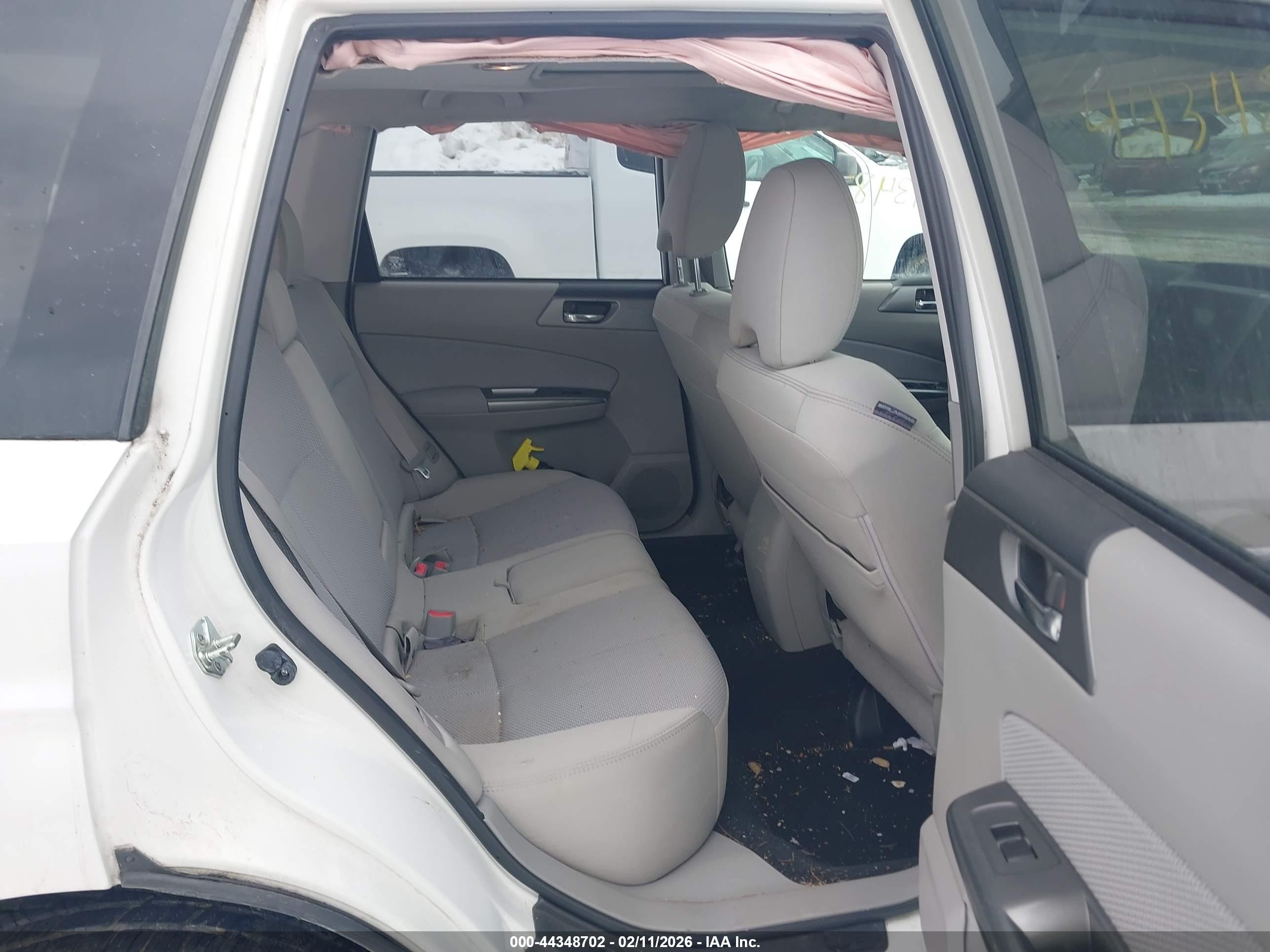 SUBARU FORESTER image 8