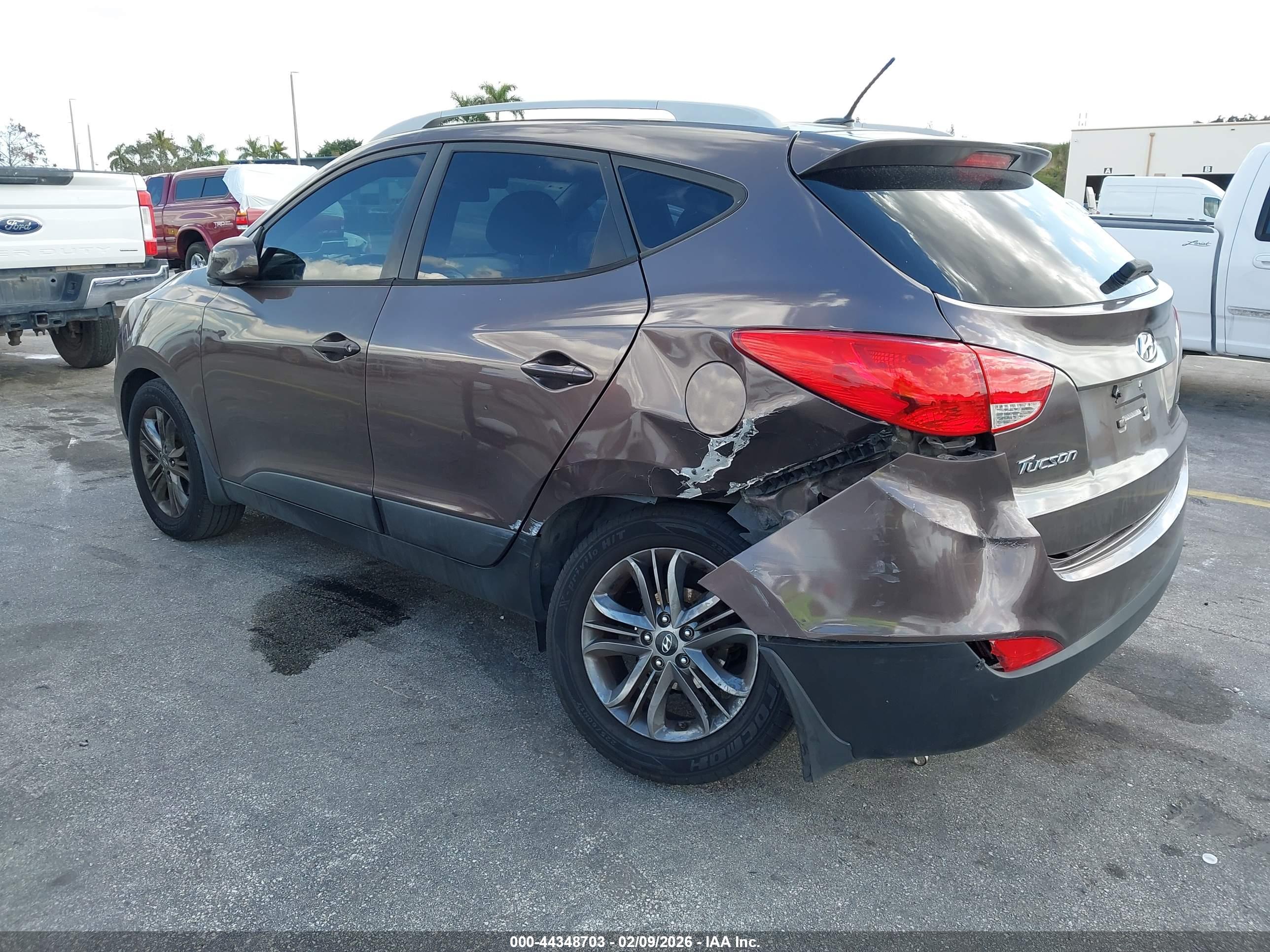 HYUNDAI TUCSON image 3