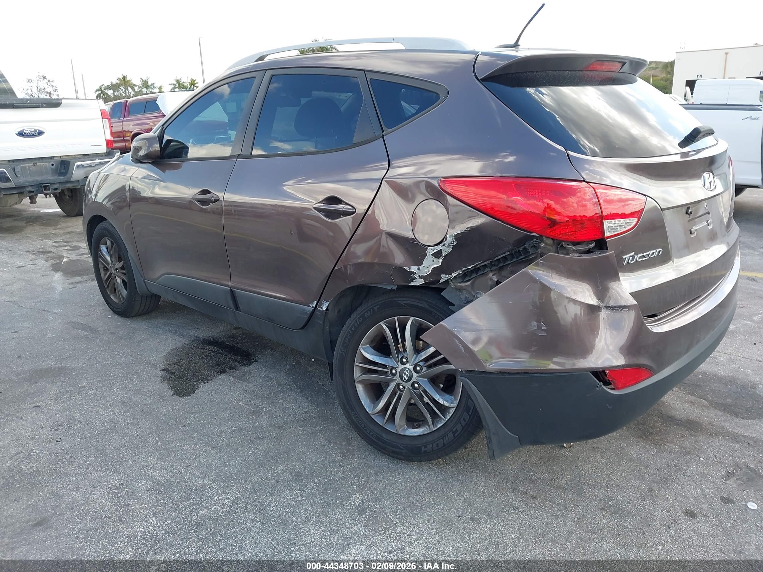 HYUNDAI TUCSON image 6