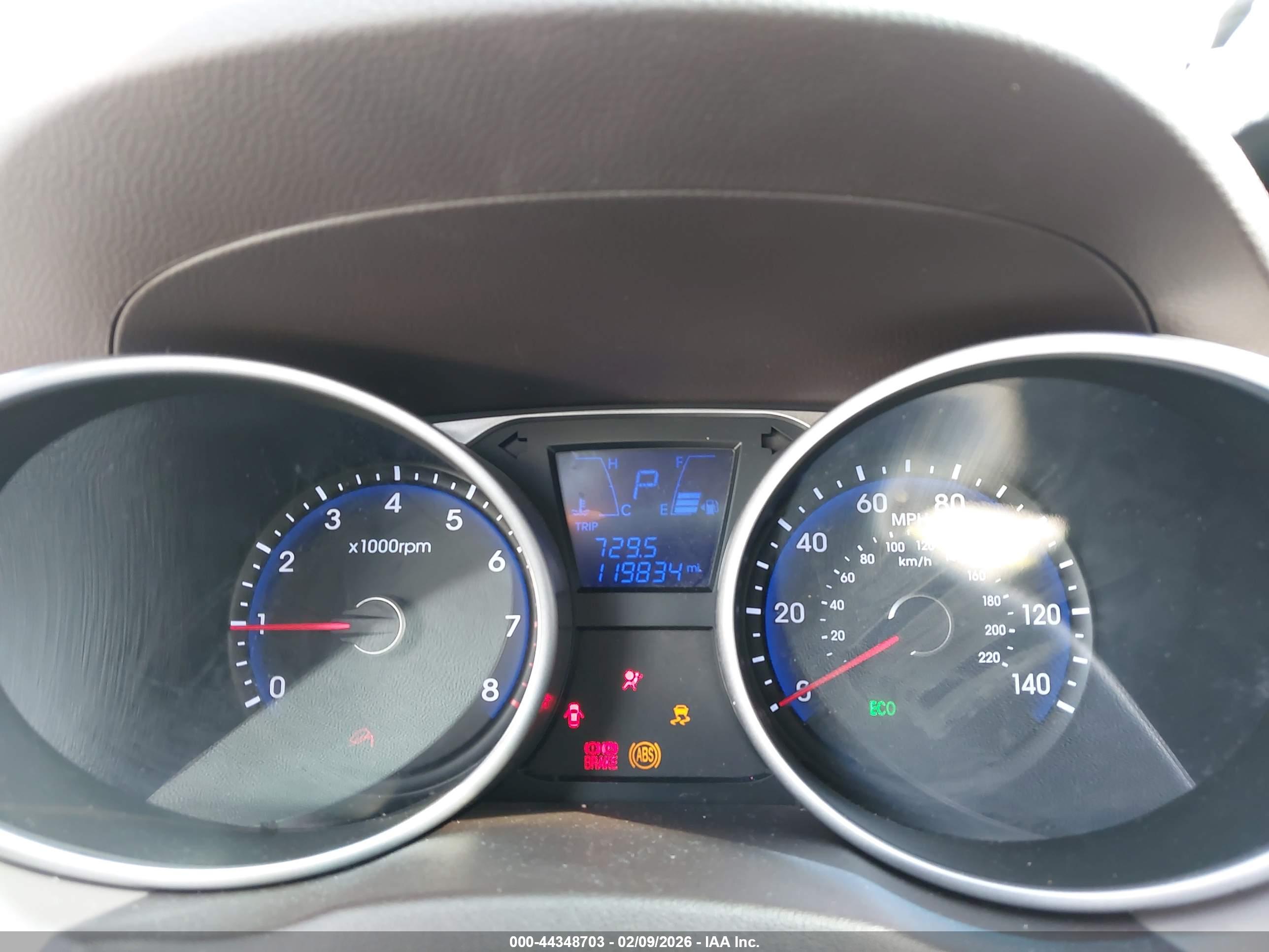 HYUNDAI TUCSON image 7