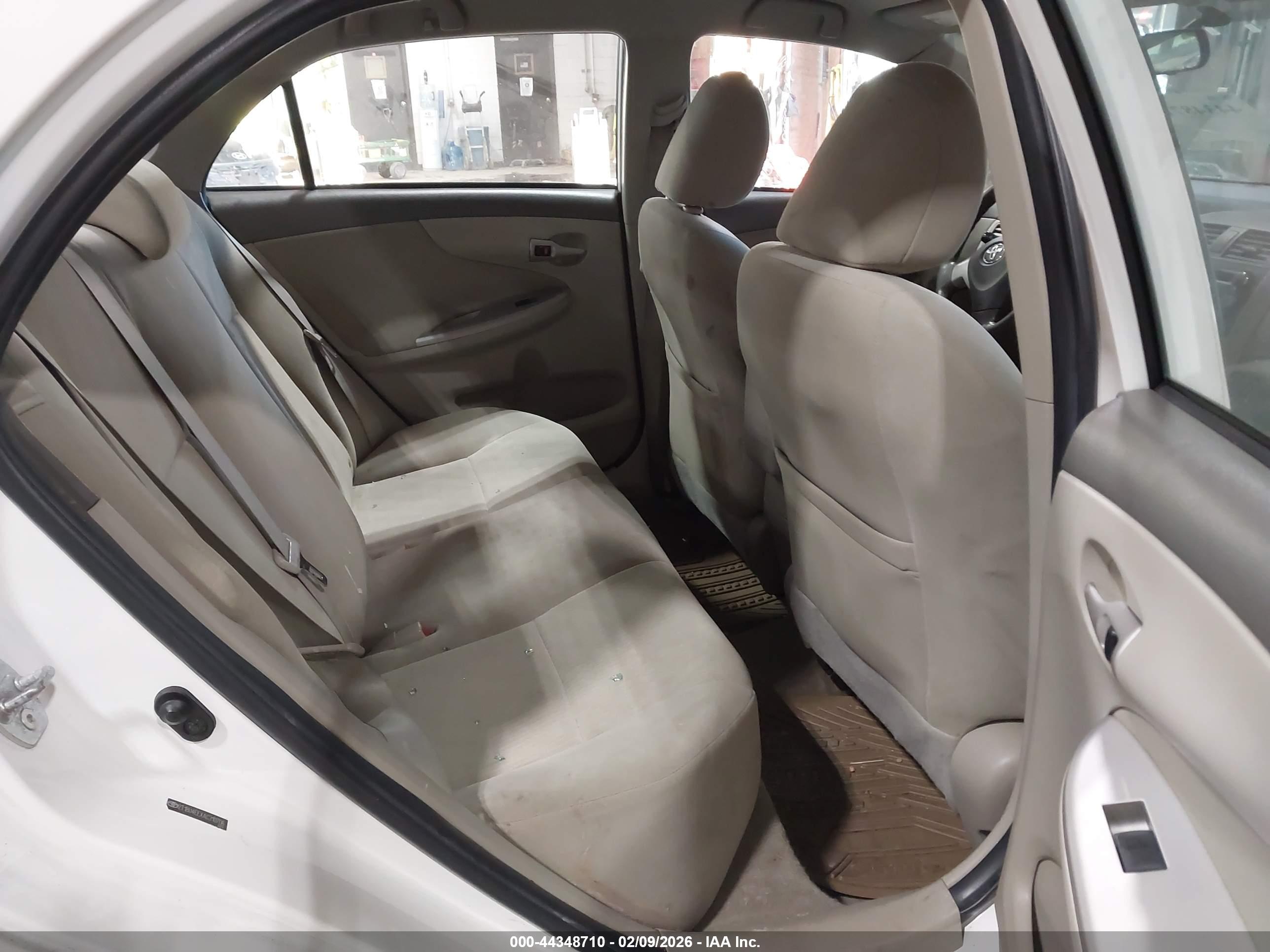 TOYOTA COROLLA image 8