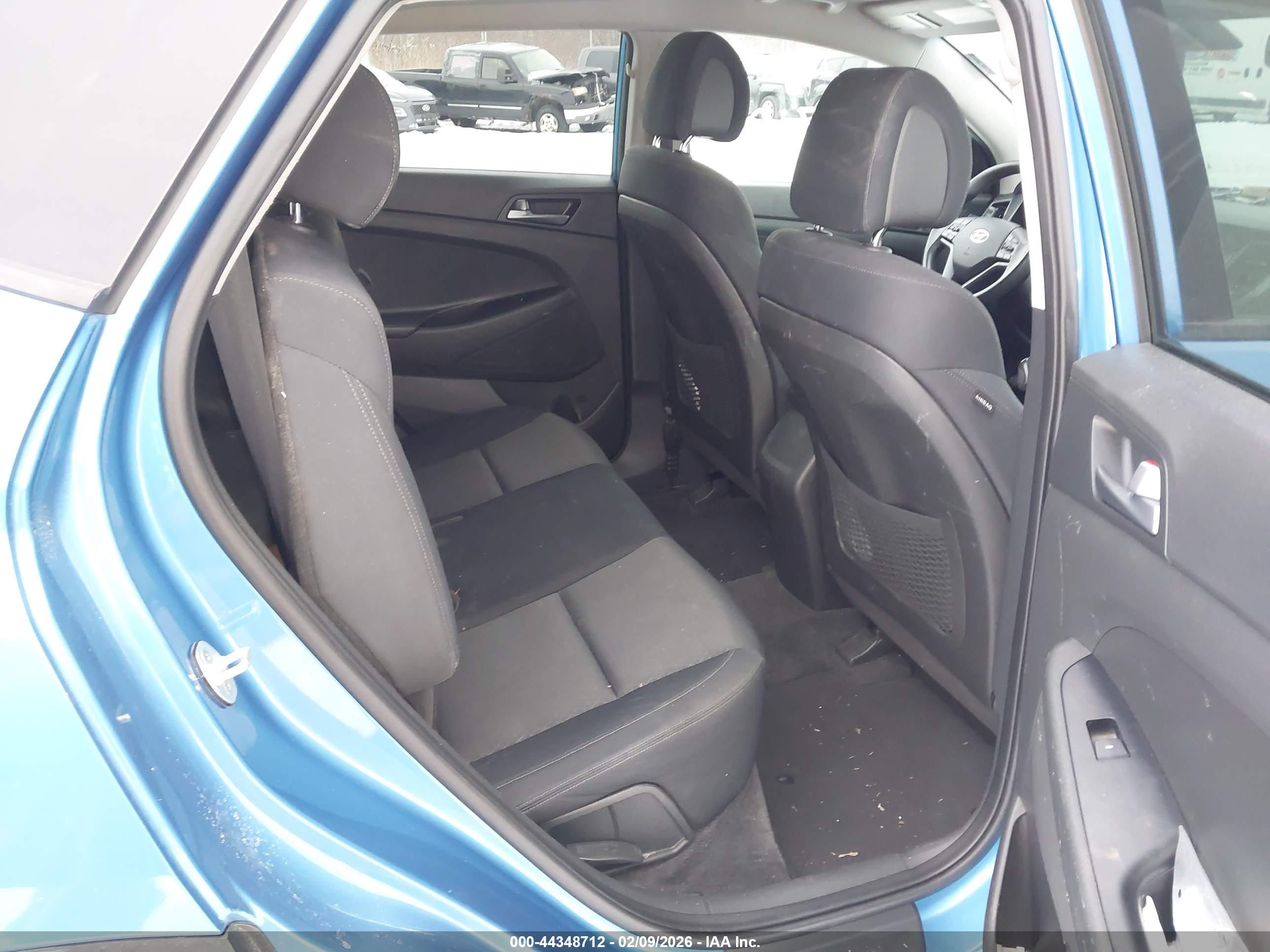HYUNDAI TUCSON image 8