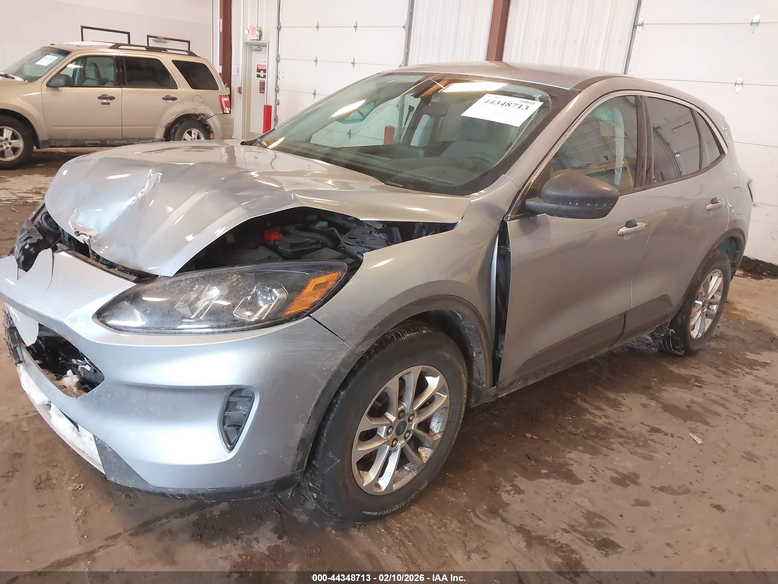 FORD ESCAPE image 2