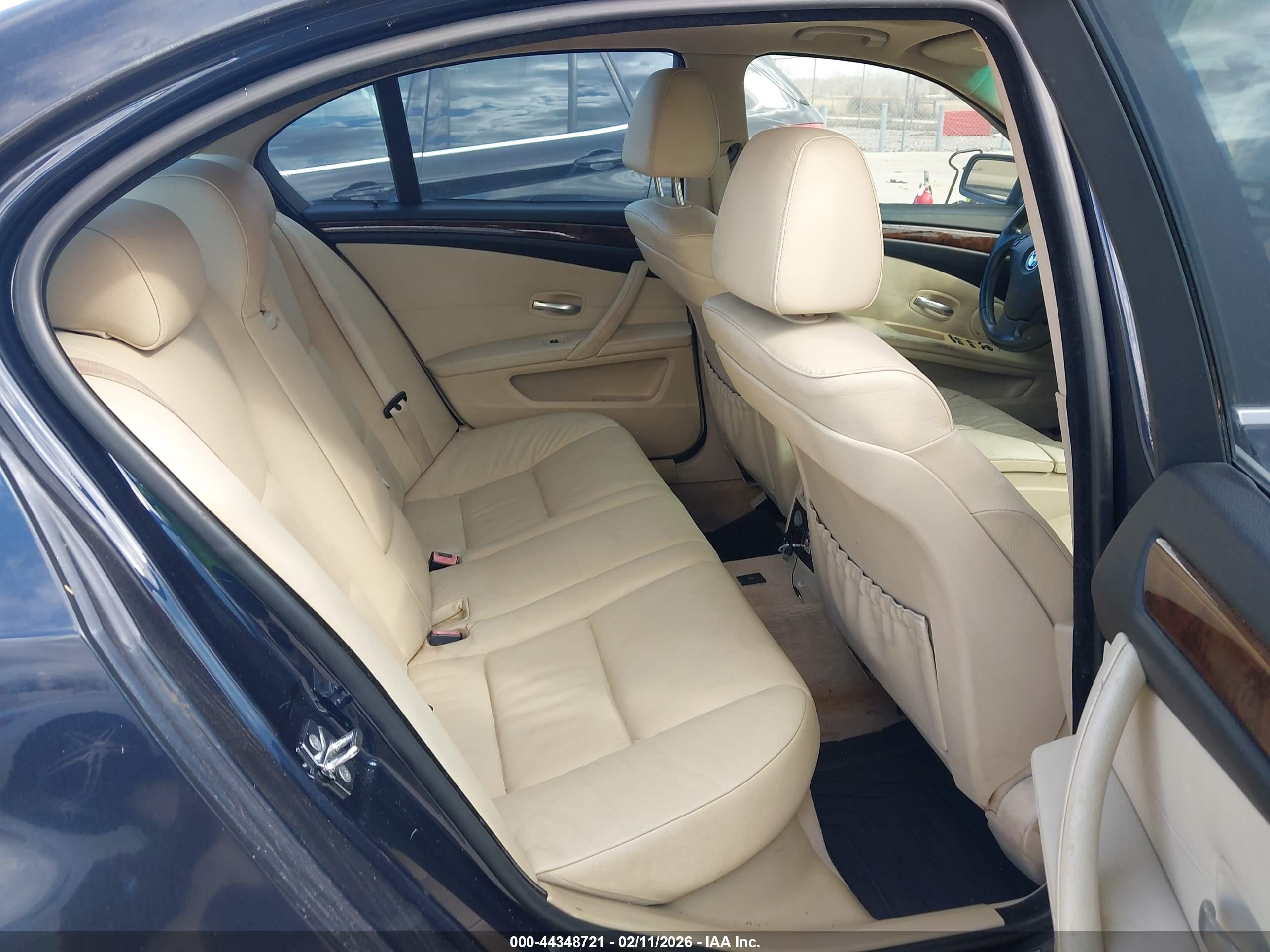 BMW 528I image 8