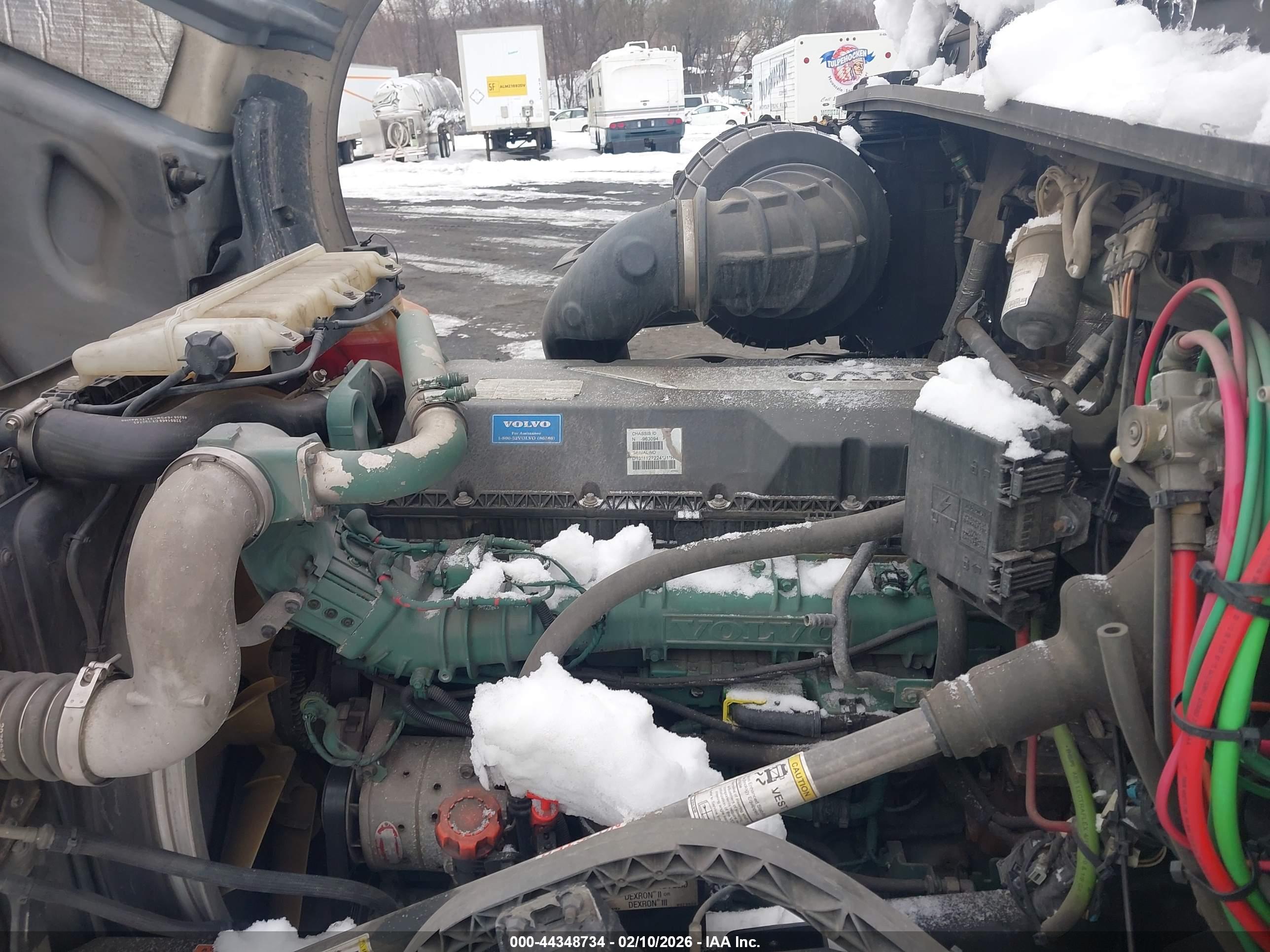VOLVO VN image 10