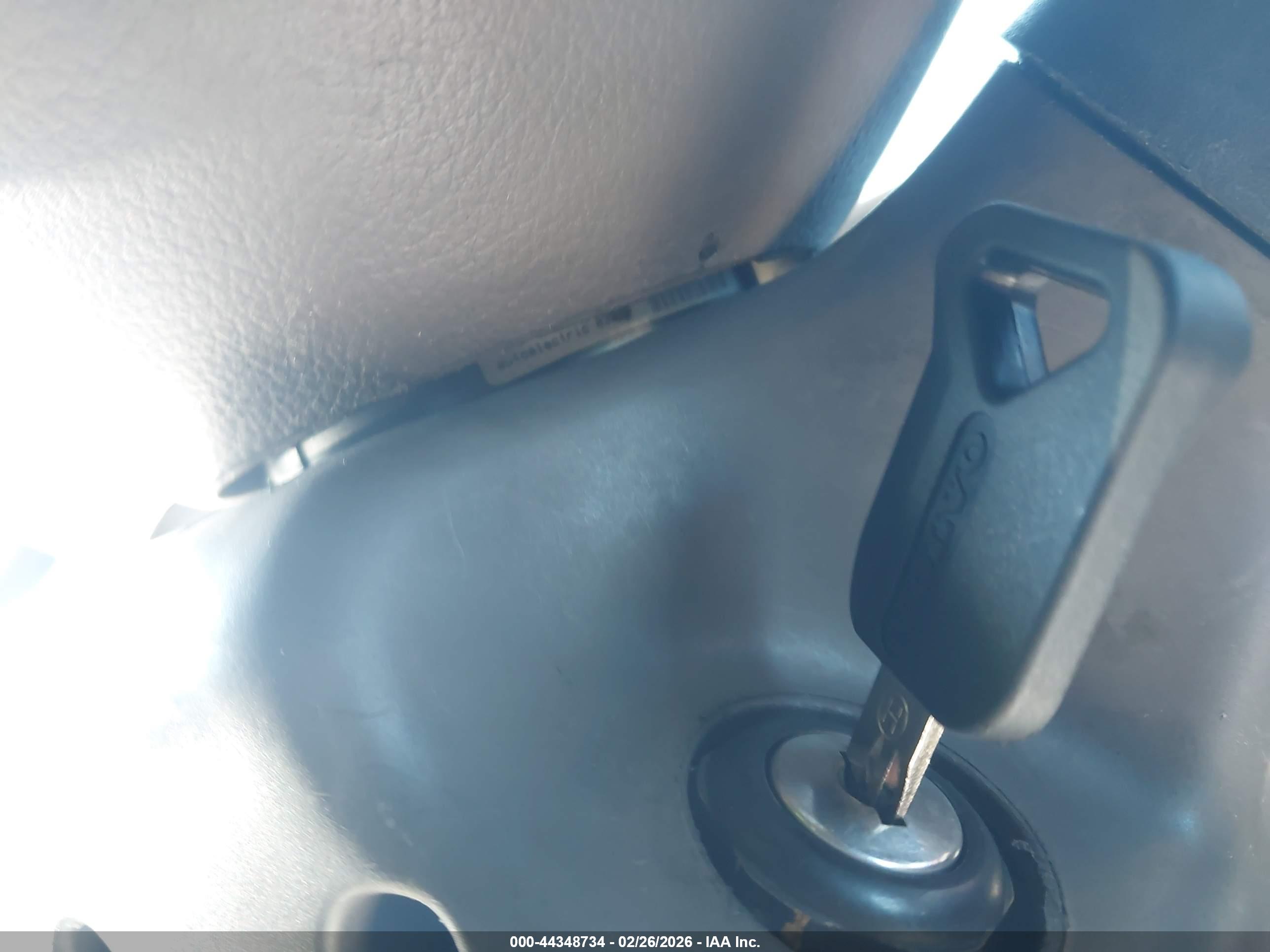 VOLVO VN image 11