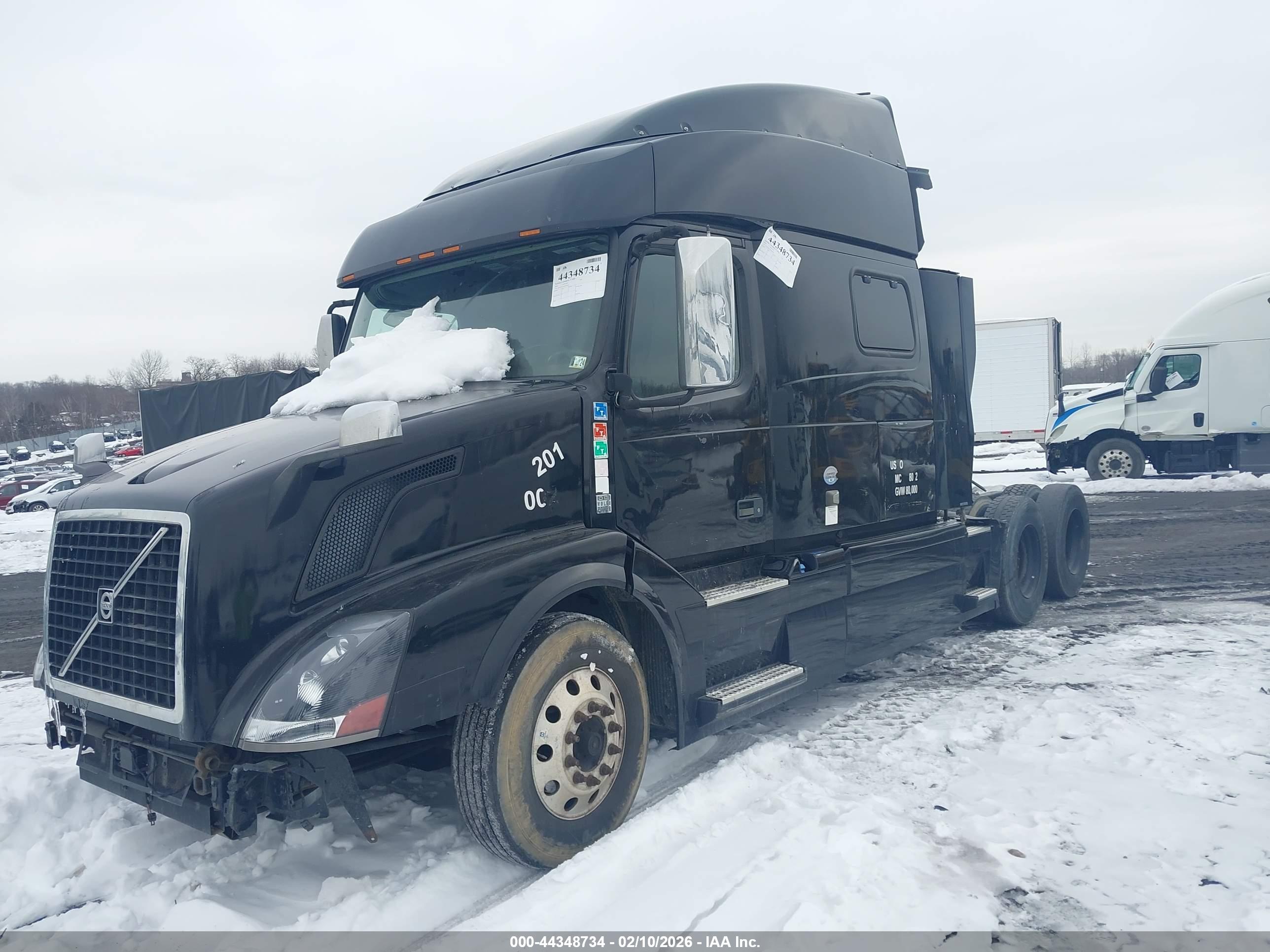 VOLVO VN image 2