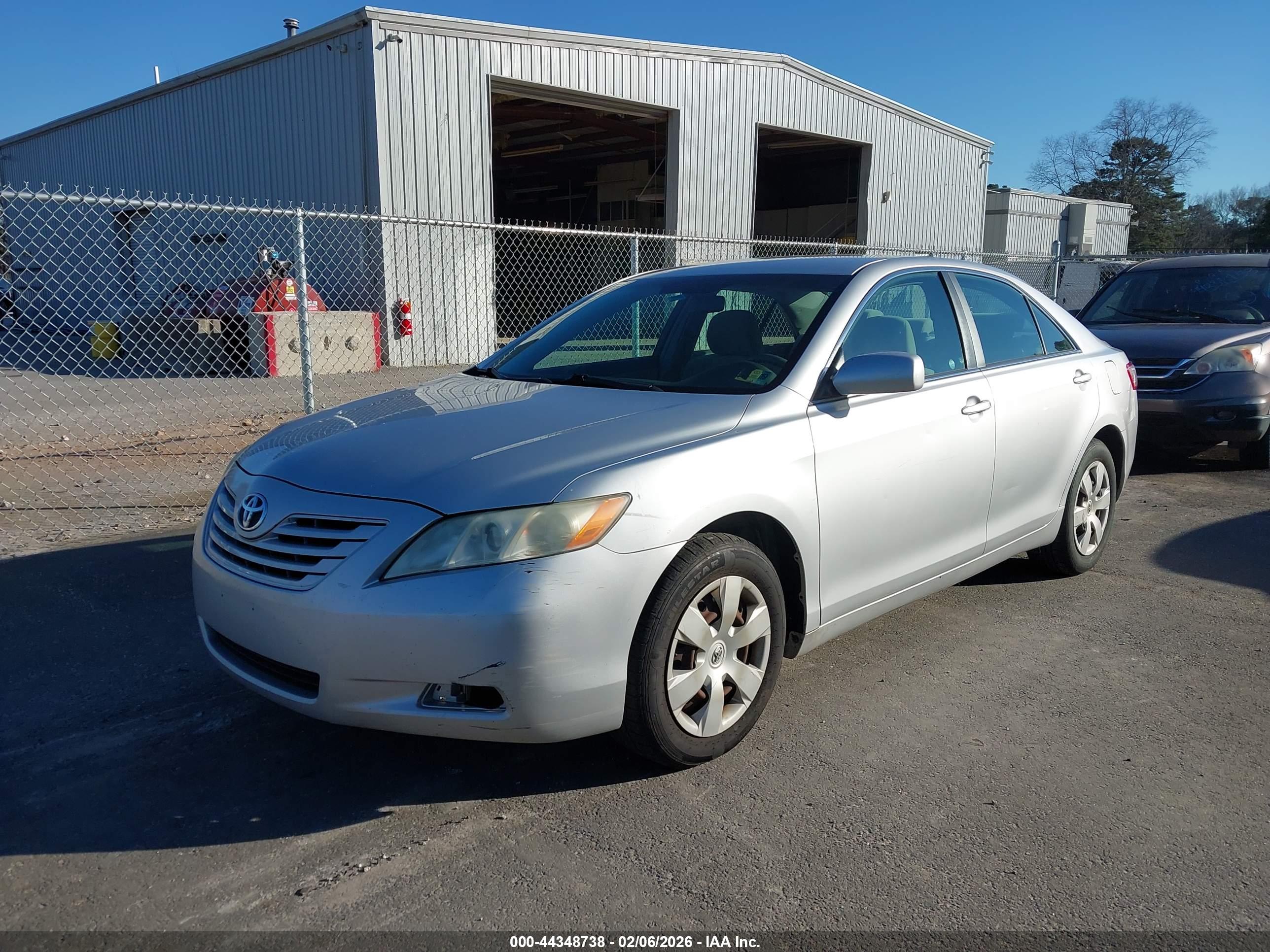 TOYOTA CAMRY image 2