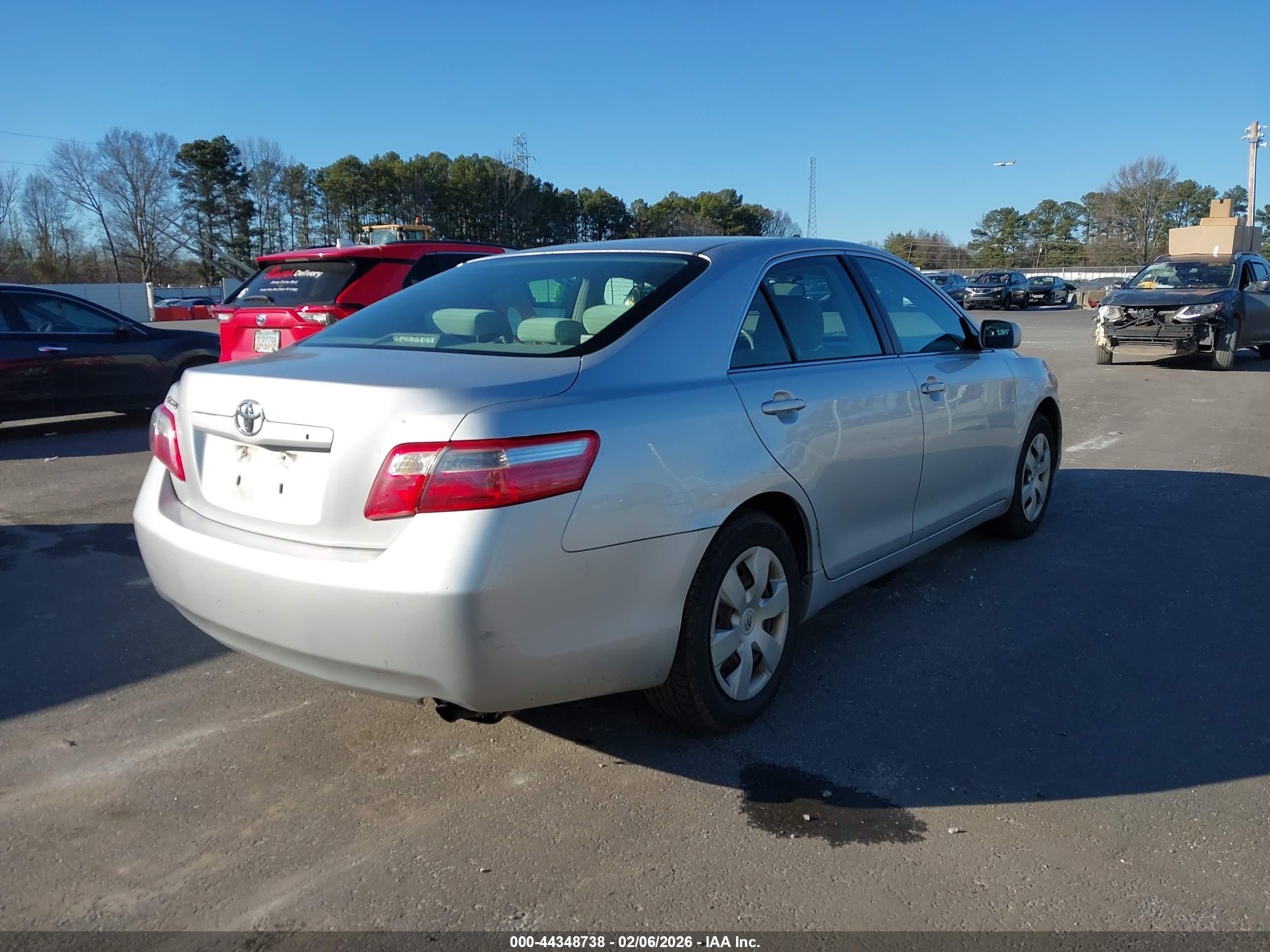 TOYOTA CAMRY image 4