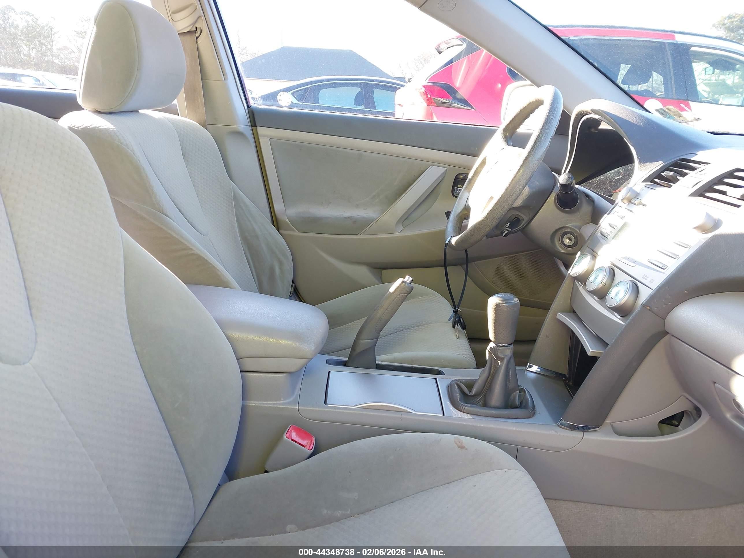 TOYOTA CAMRY image 5