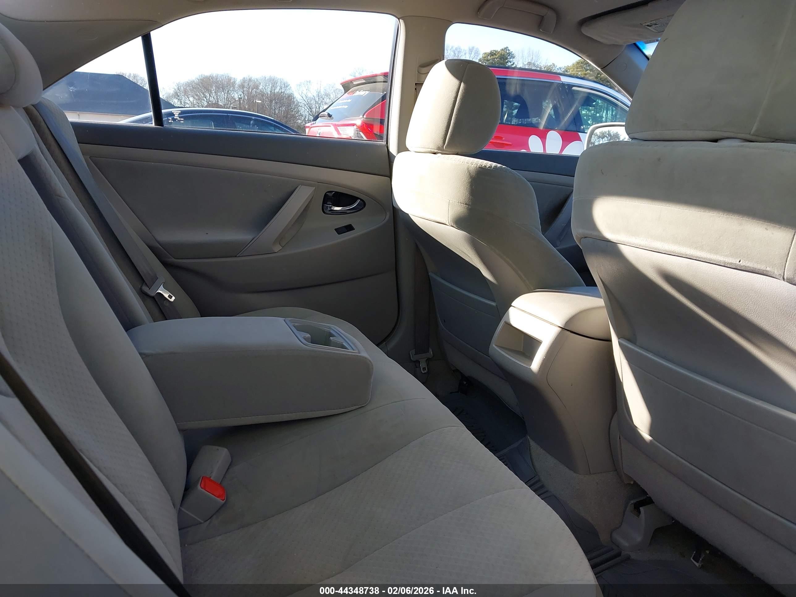 TOYOTA CAMRY image 8