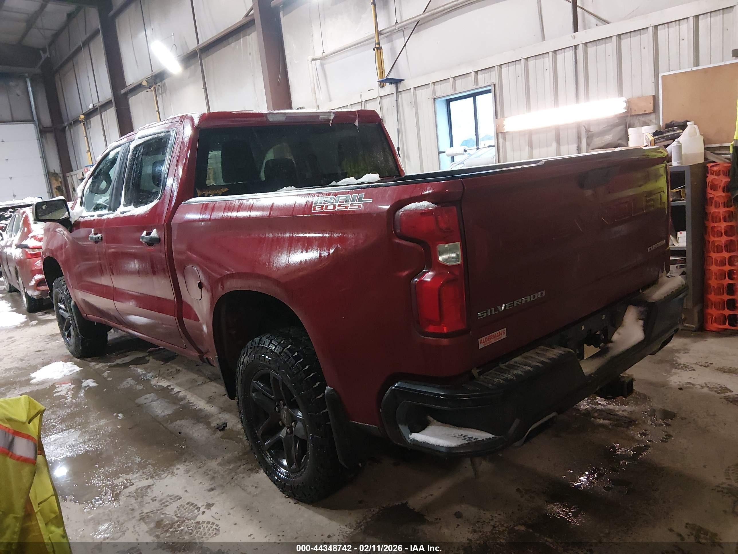 CHEVROLET SILVERADO image 3