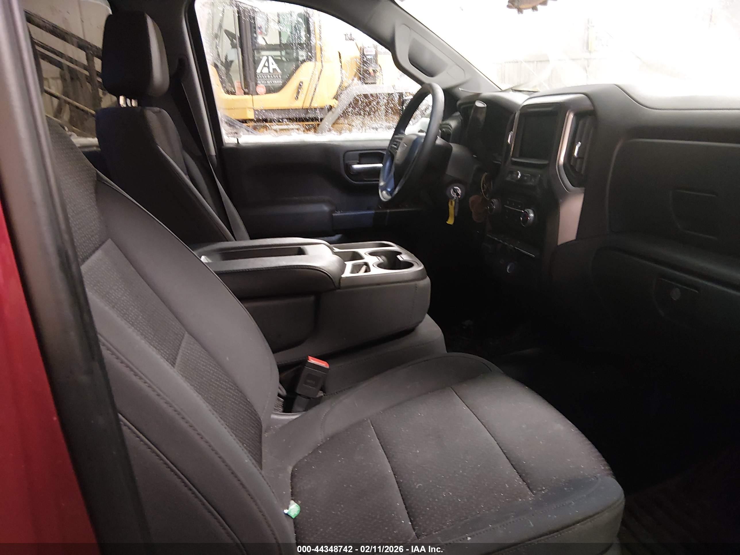 CHEVROLET SILVERADO image 5