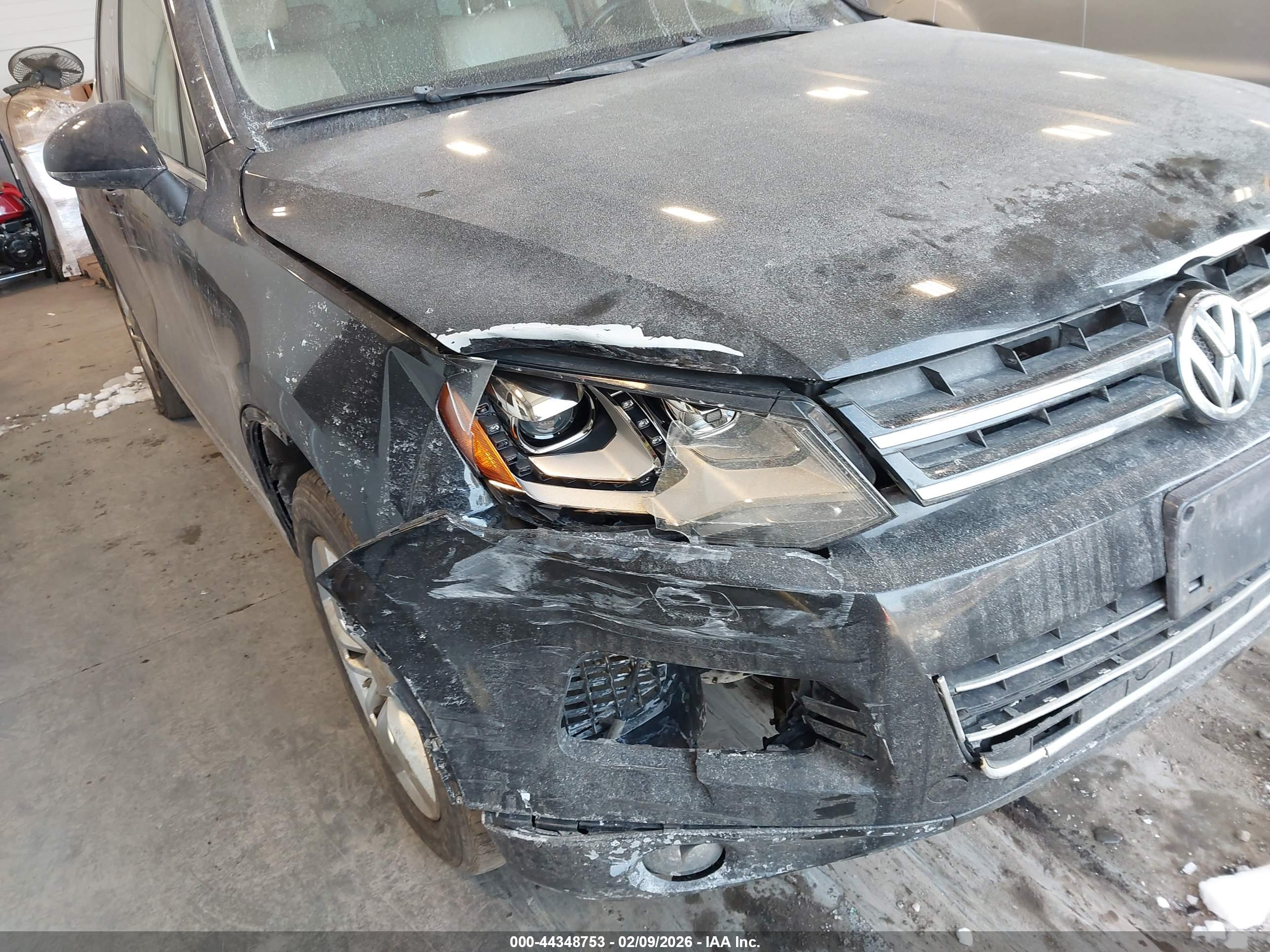 VOLKSWAGEN TOUAREG image 6
