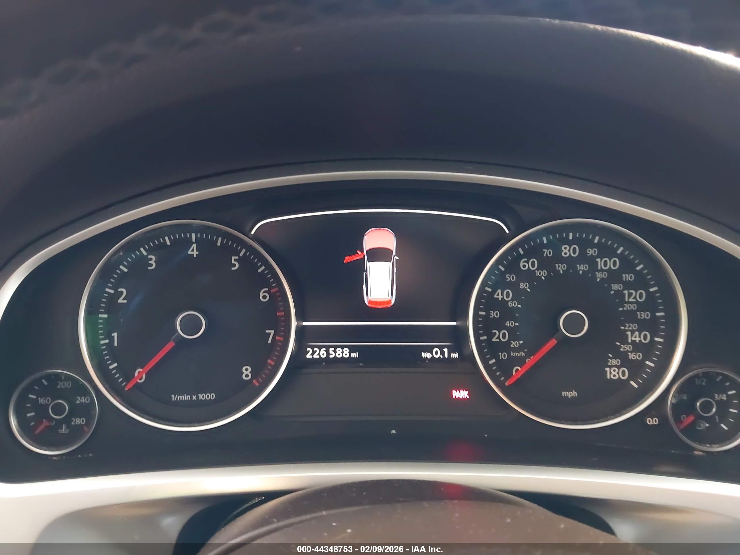 VOLKSWAGEN TOUAREG image 7