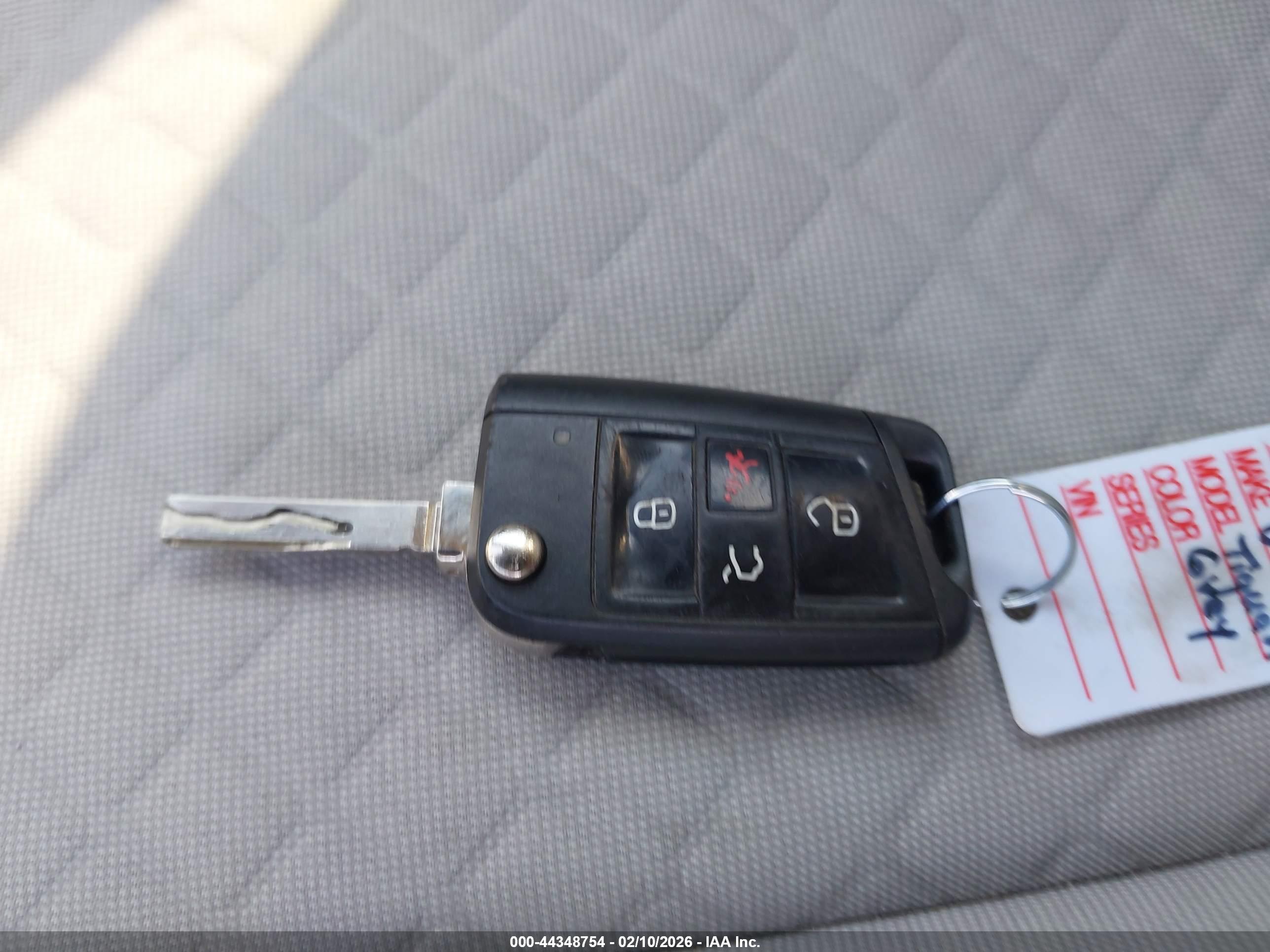 VOLKSWAGEN TIGUAN image 11