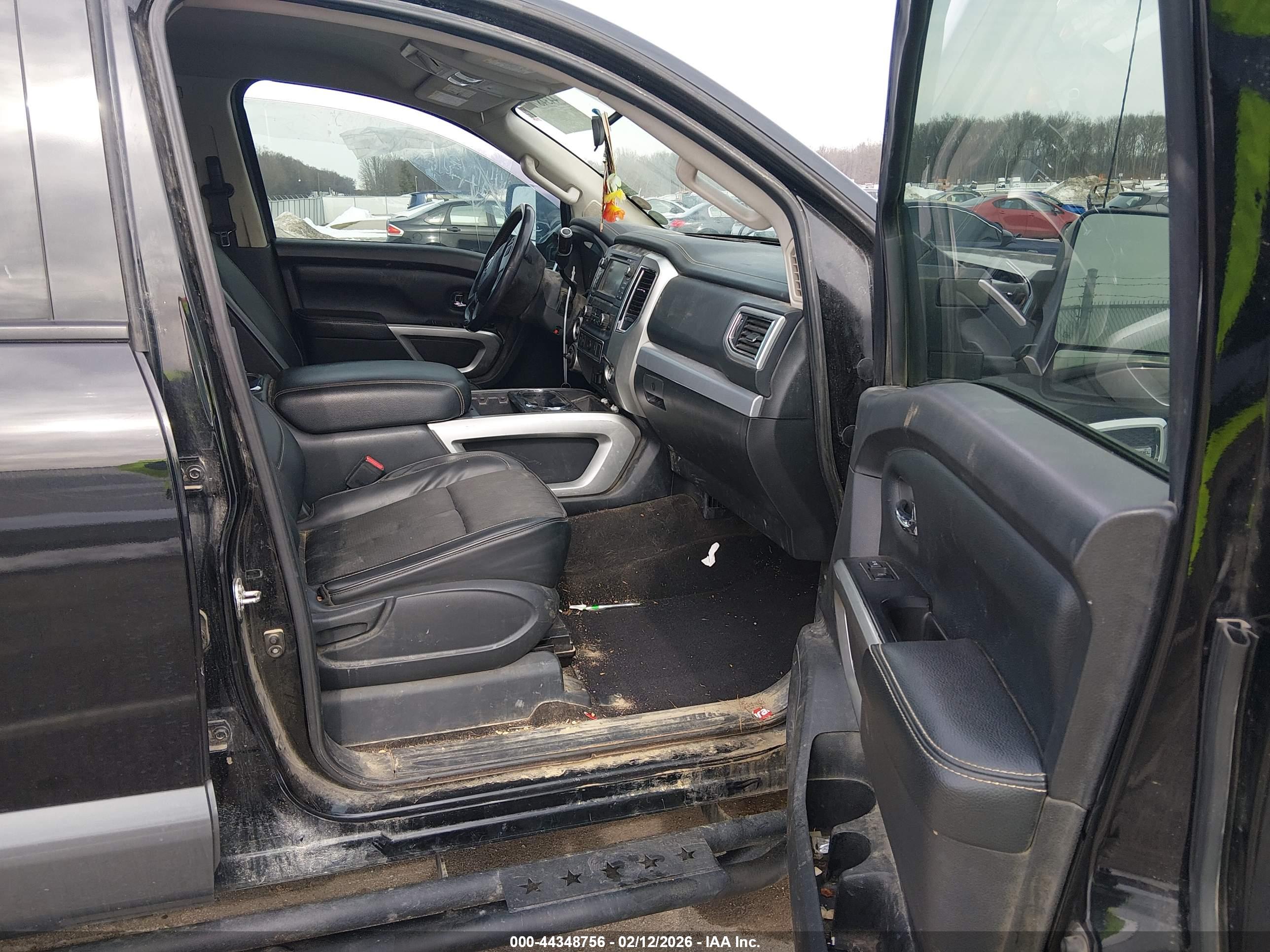 NISSAN TITAN image 5
