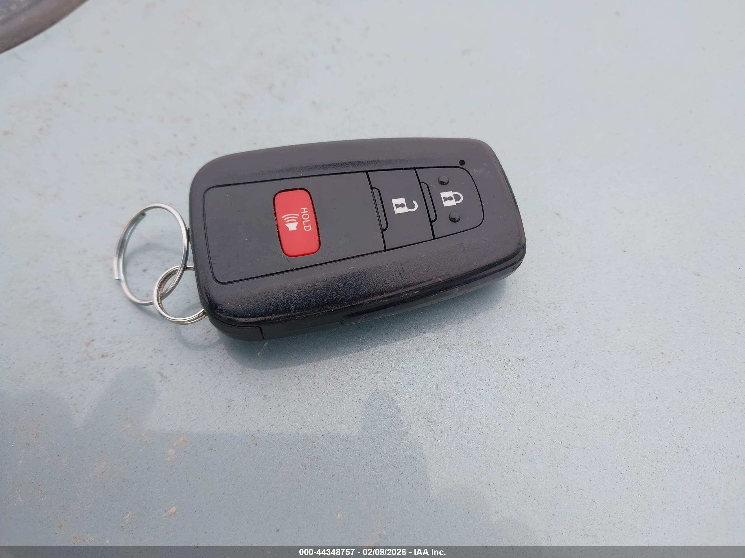 TOYOTA PRIUS image 11