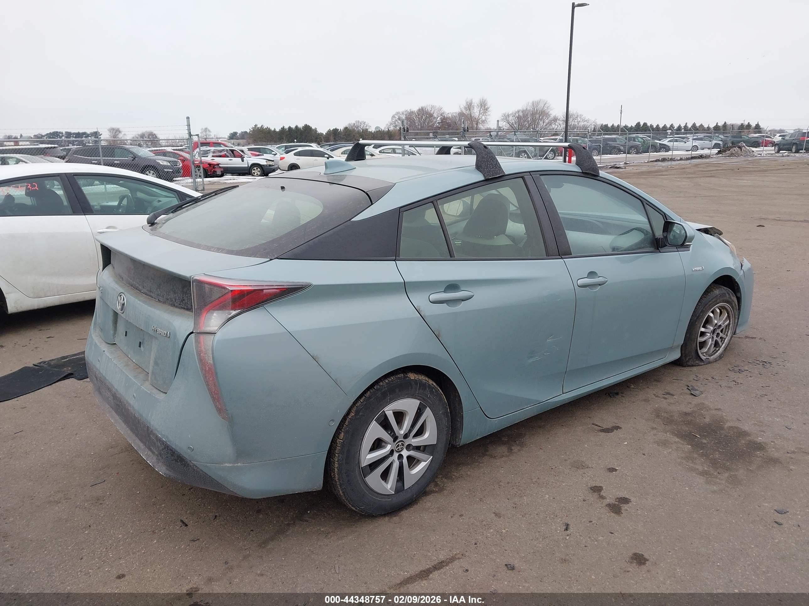 TOYOTA PRIUS image 4
