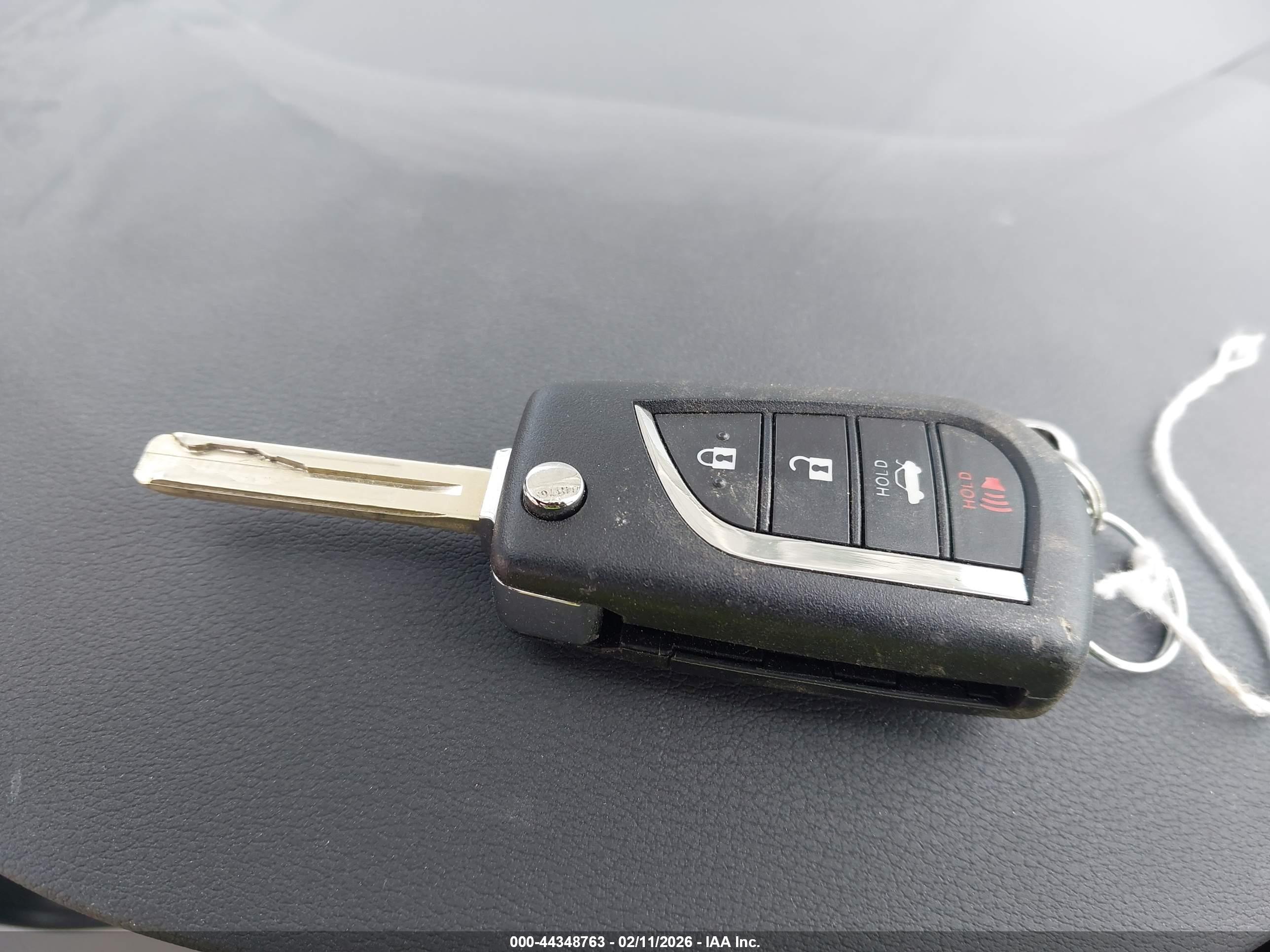 TOYOTA COROLLA image 11
