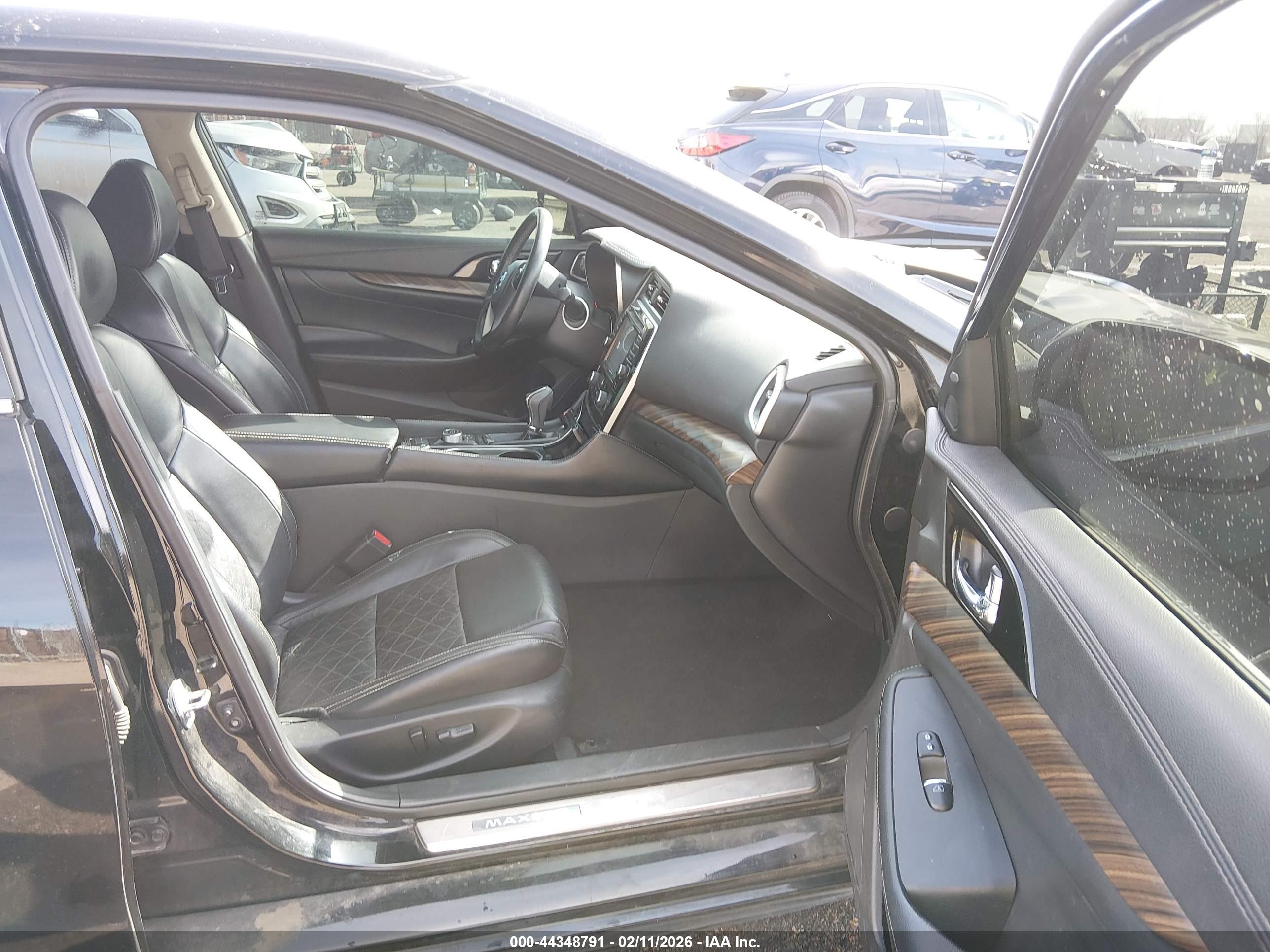 NISSAN MAXIMA image 5