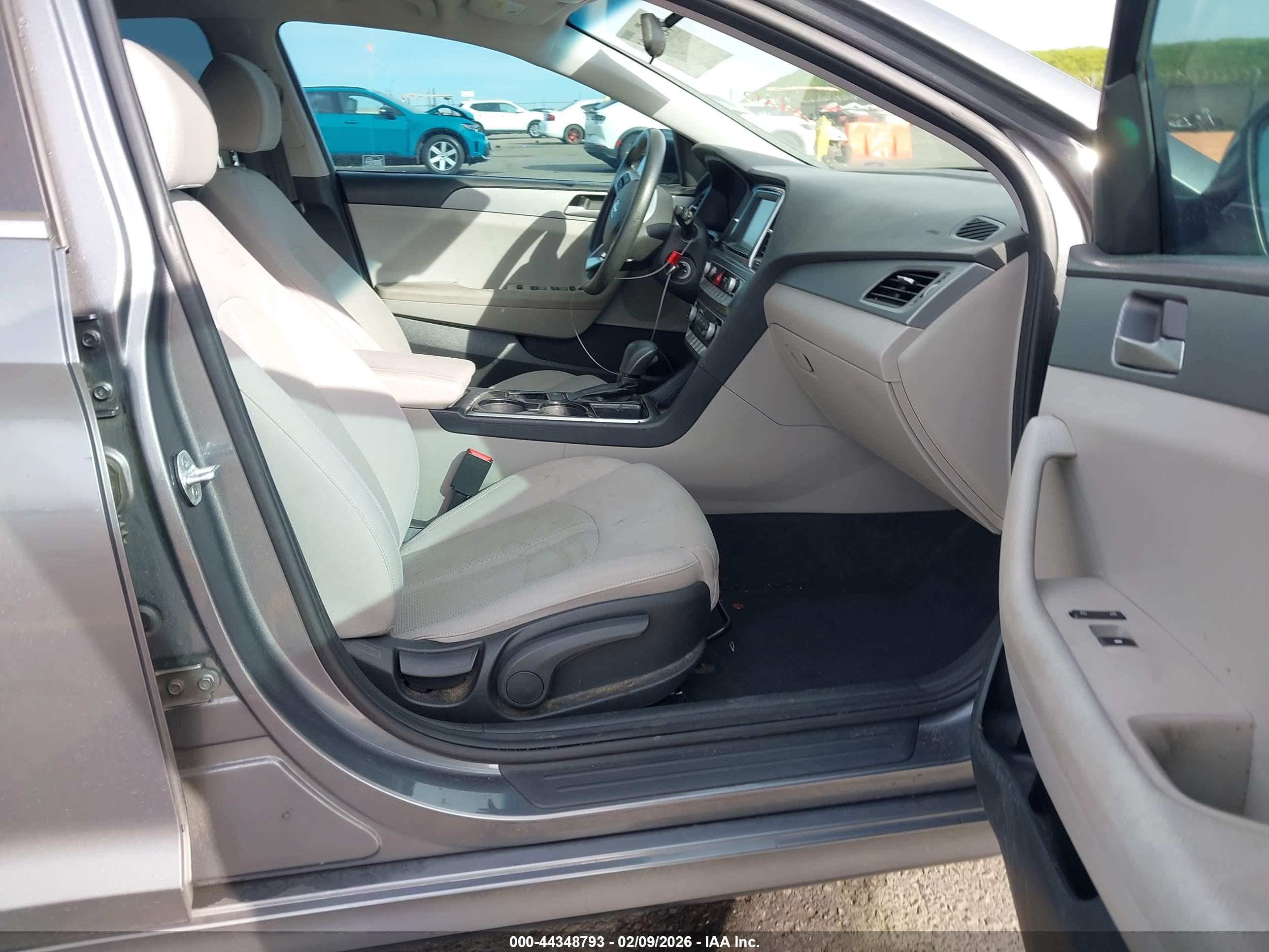 HYUNDAI SONATA image 5