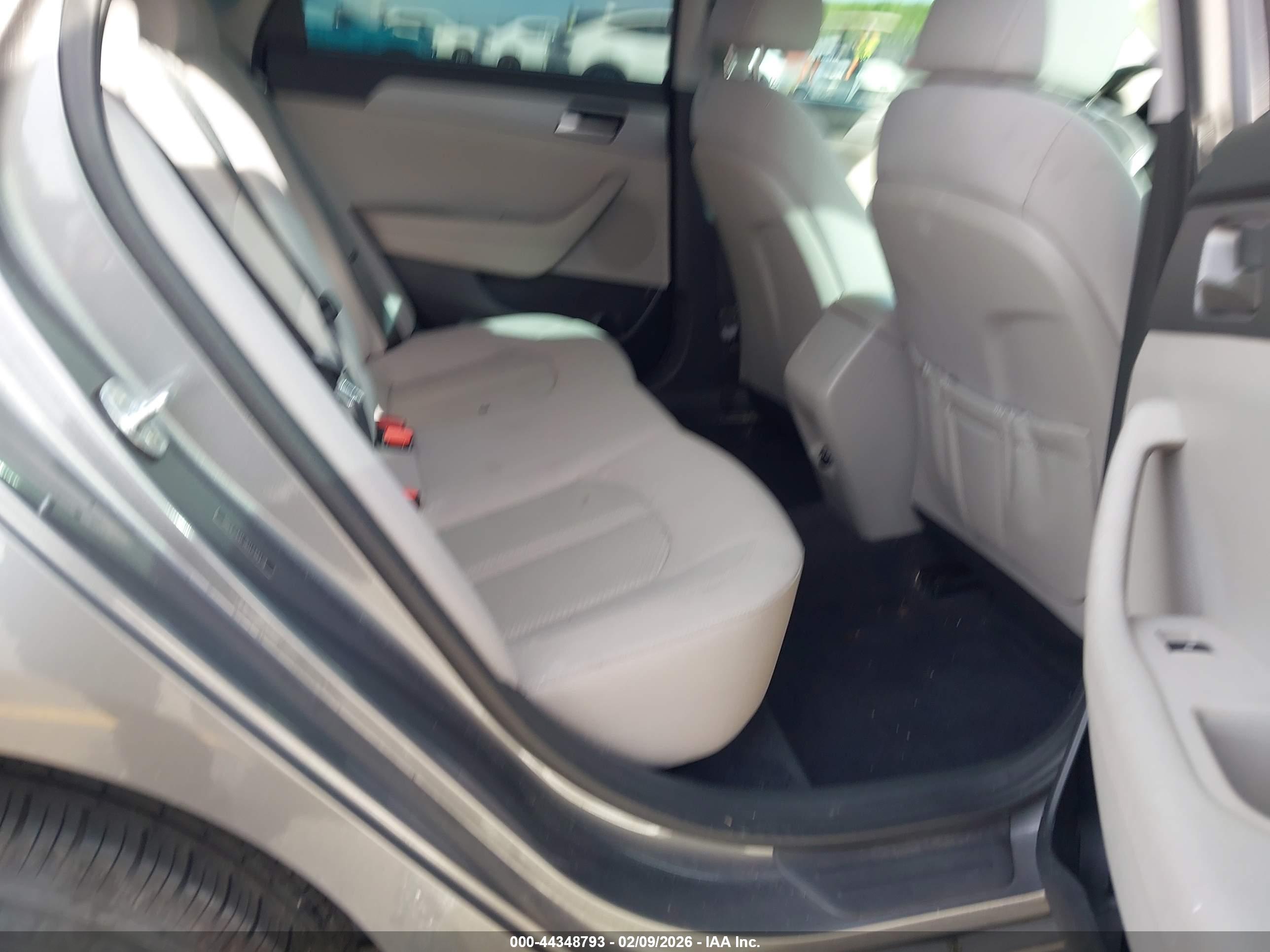 HYUNDAI SONATA image 8