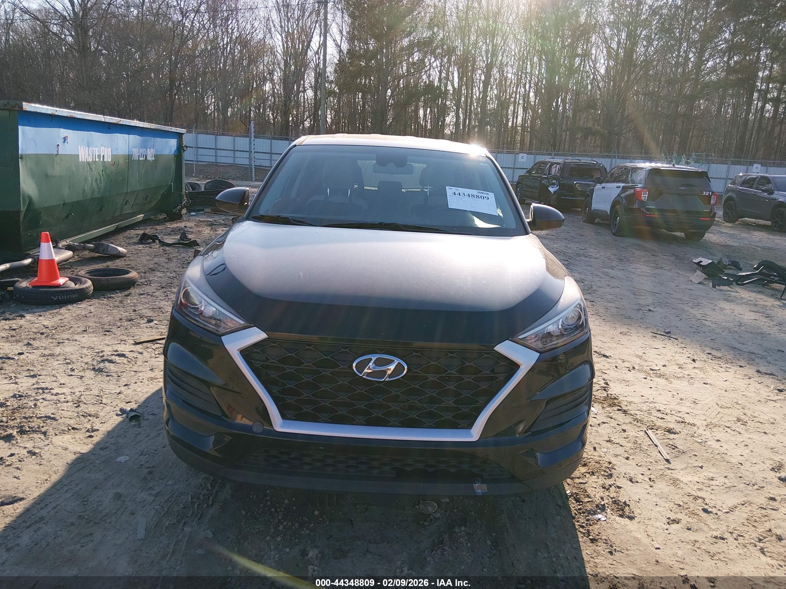 HYUNDAI TUCSON image 6