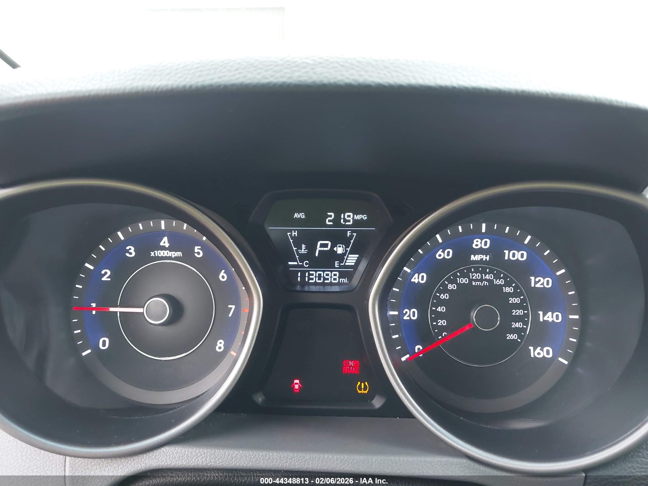 HYUNDAI ELANTRA image 7