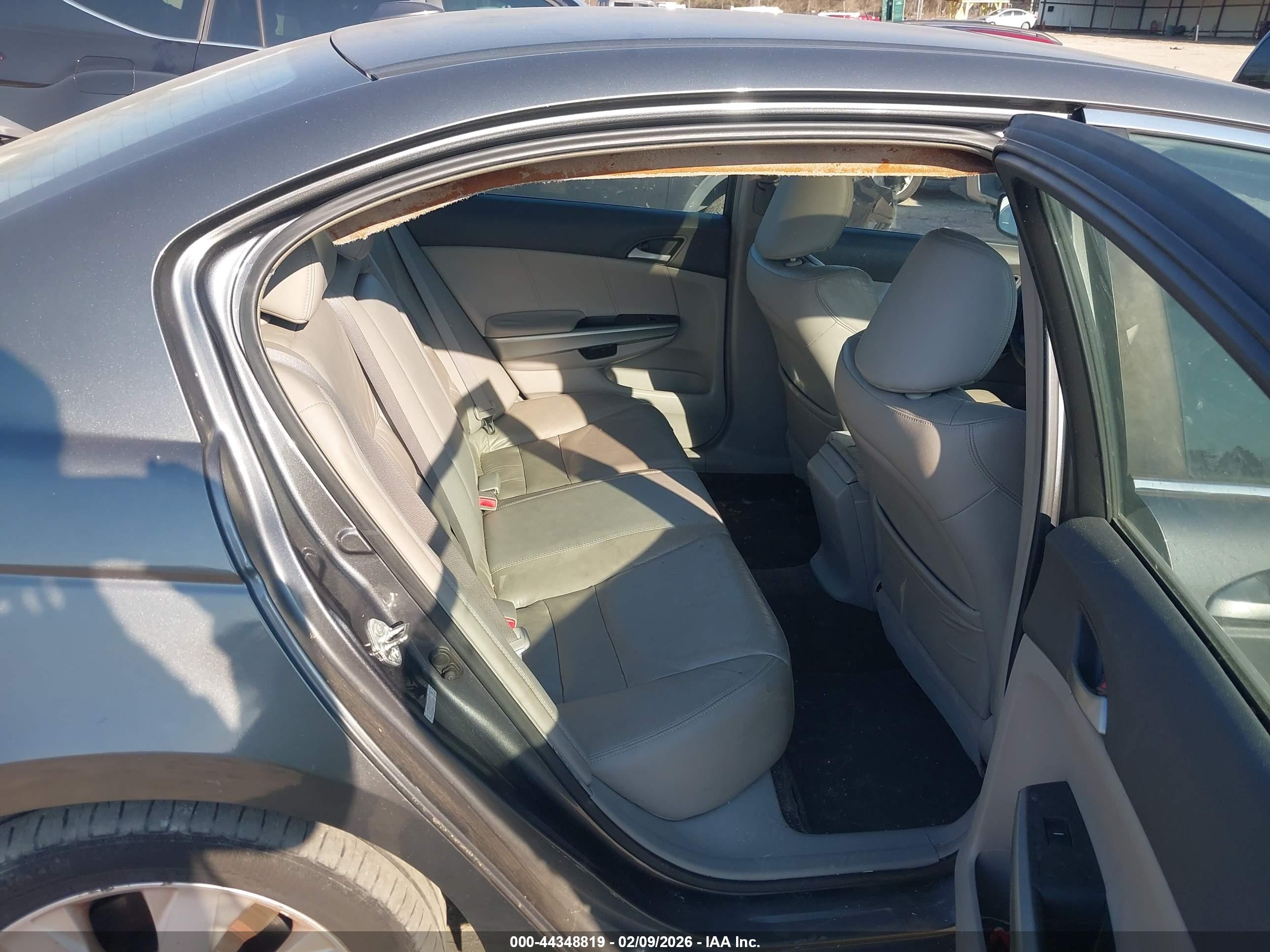 HONDA ACCORD image 8