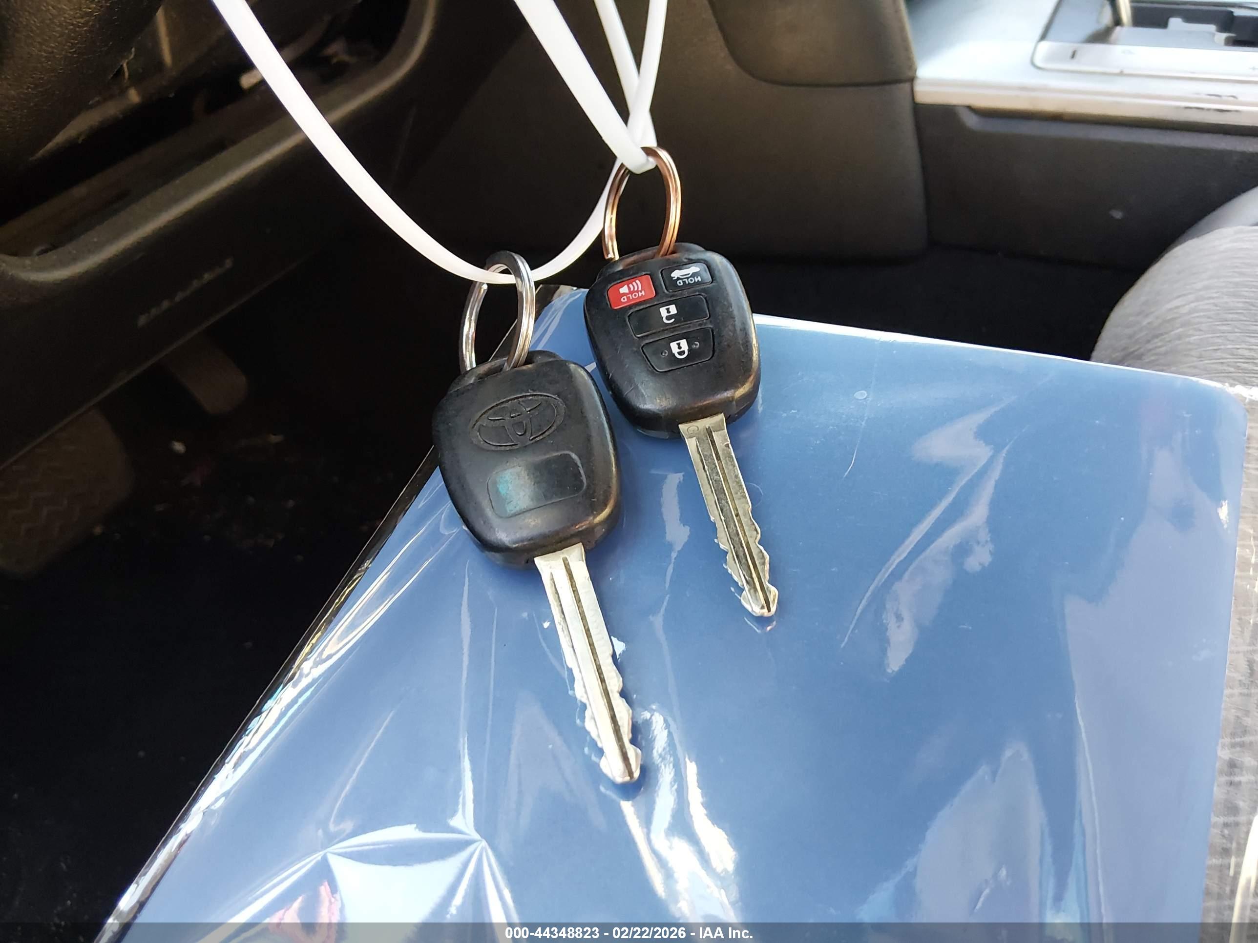 TOYOTA CAMRY image 11